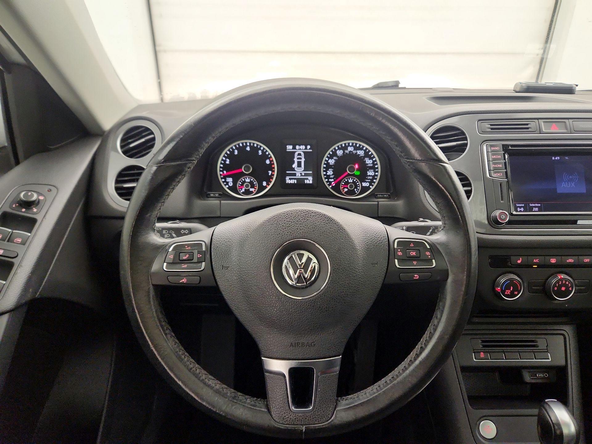 Thumbnail: 2017 Volkswagen Tiguan - 10
