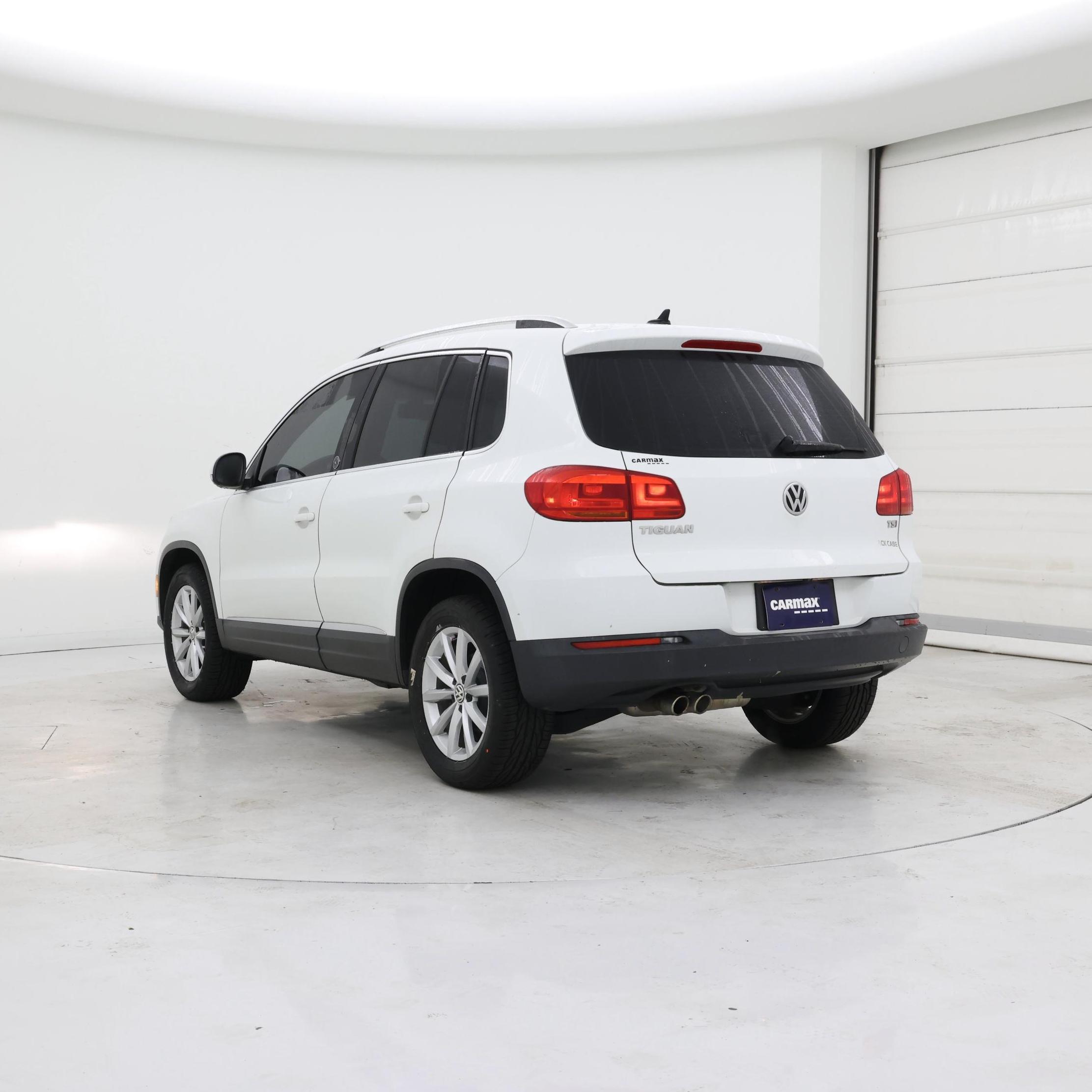 Thumbnail: 2017 Volkswagen Tiguan - 2