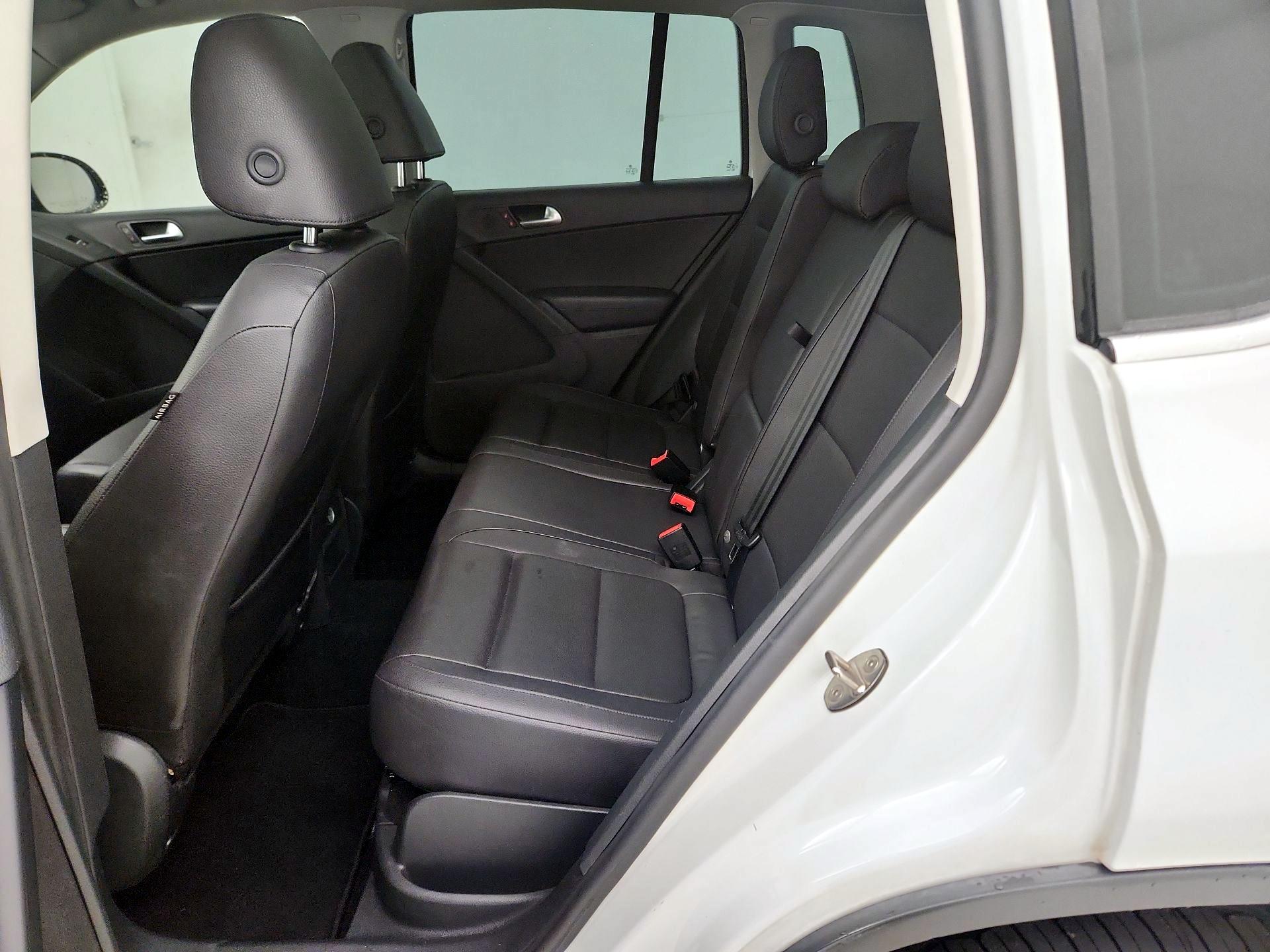 Thumbnail: 2017 Volkswagen Tiguan - 20
