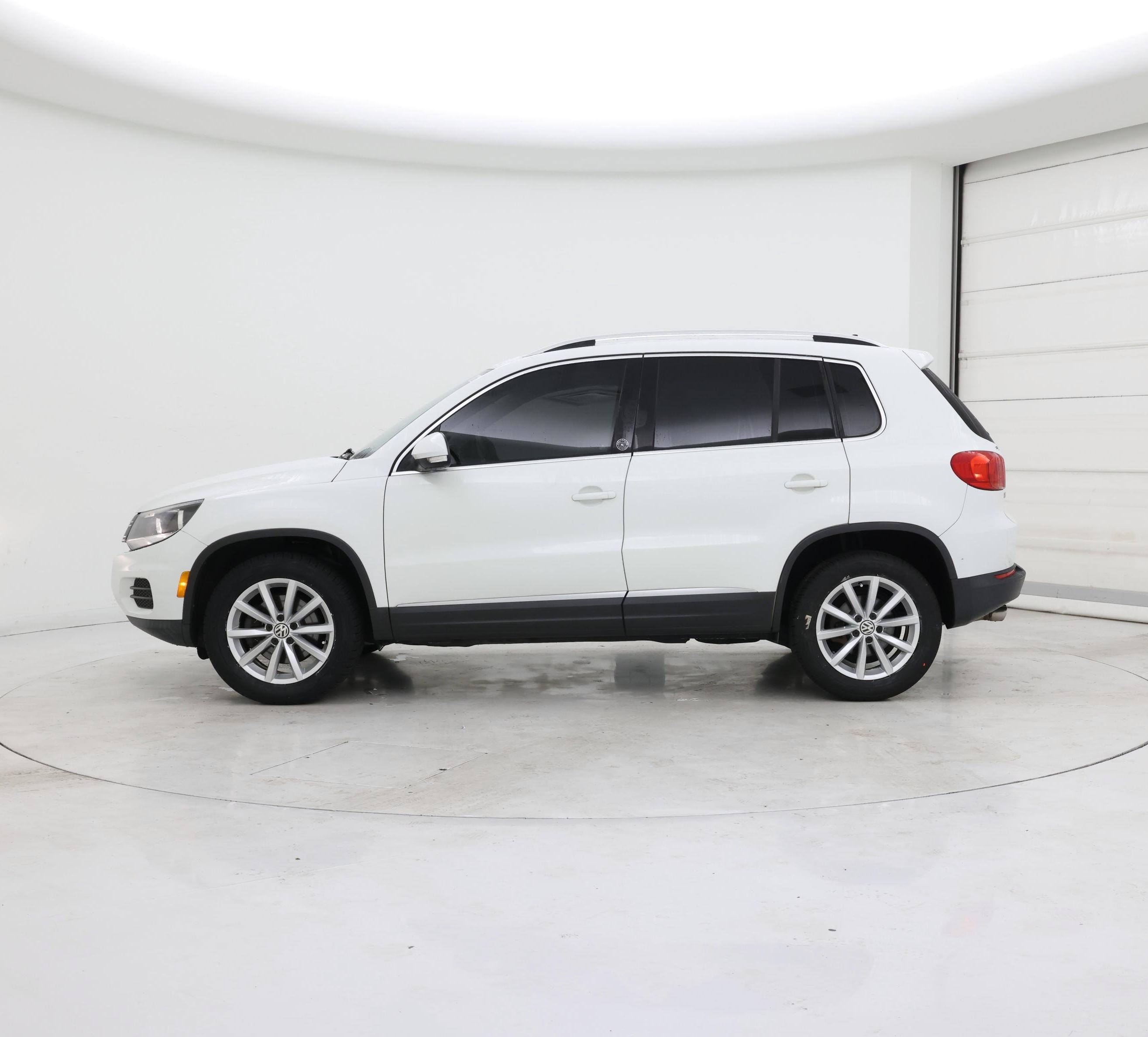 Thumbnail: 2017 Volkswagen Tiguan - 3