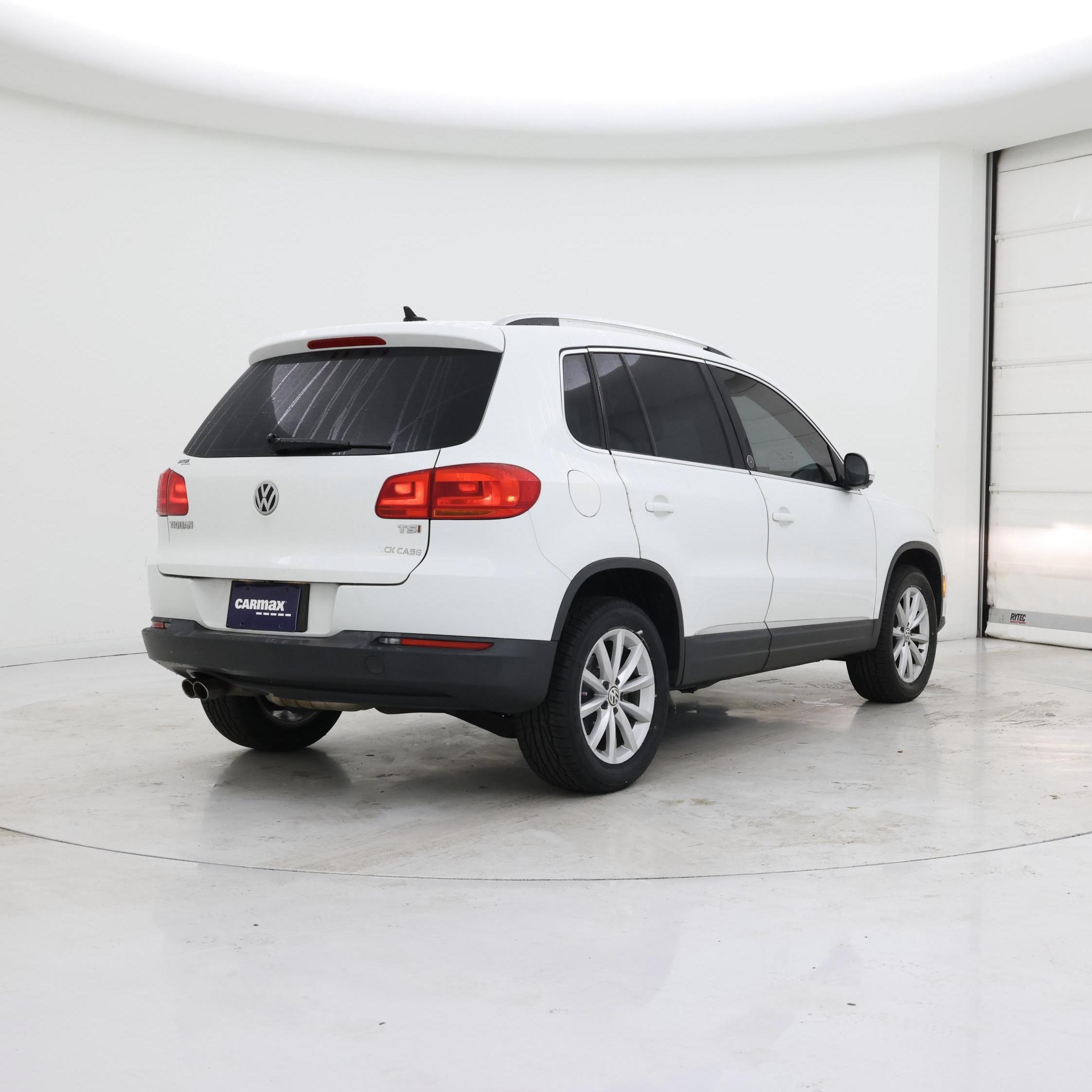 Thumbnail: 2017 Volkswagen Tiguan - 8