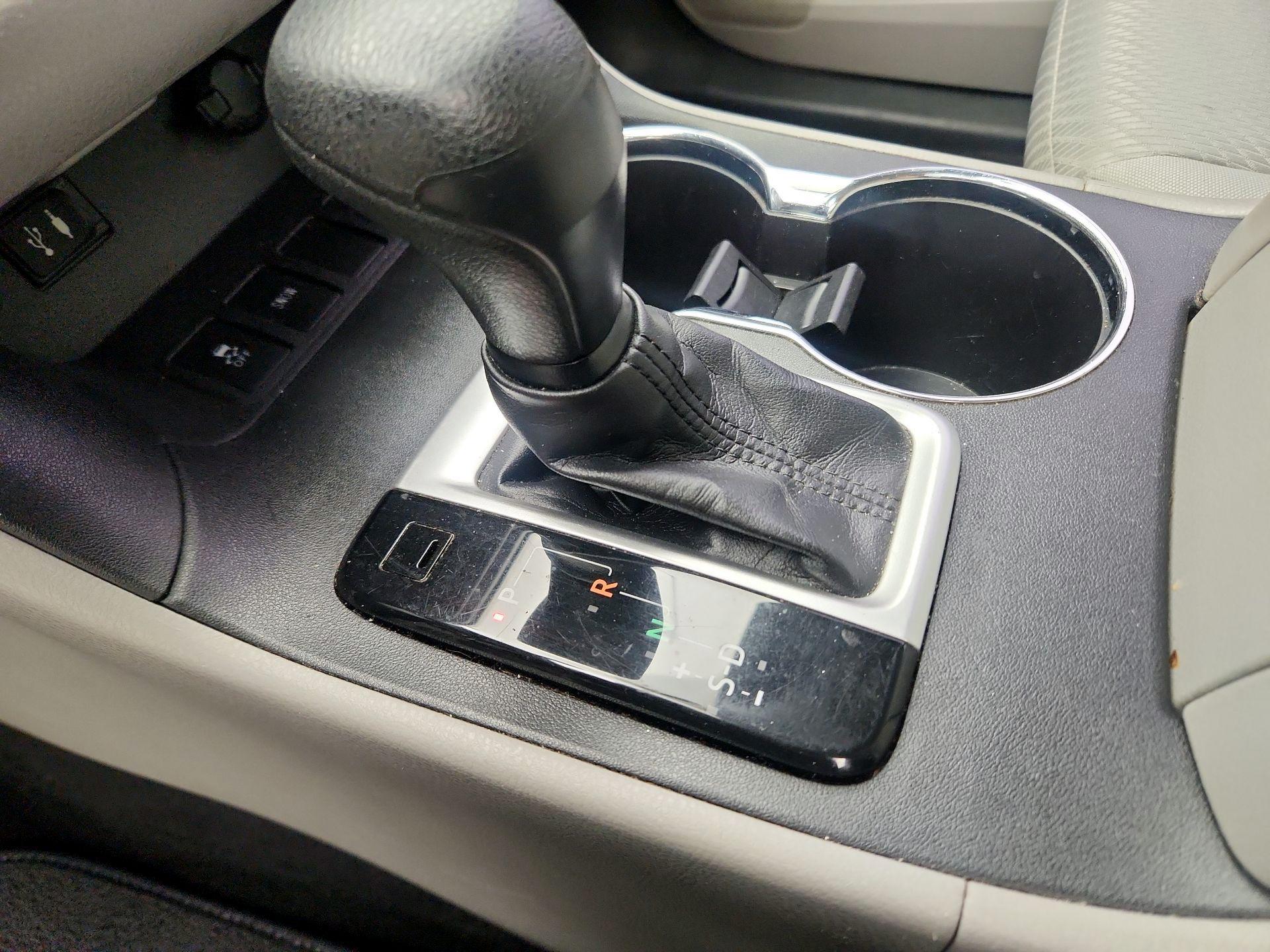 Thumbnail: 2015 Toyota Highlander - 17