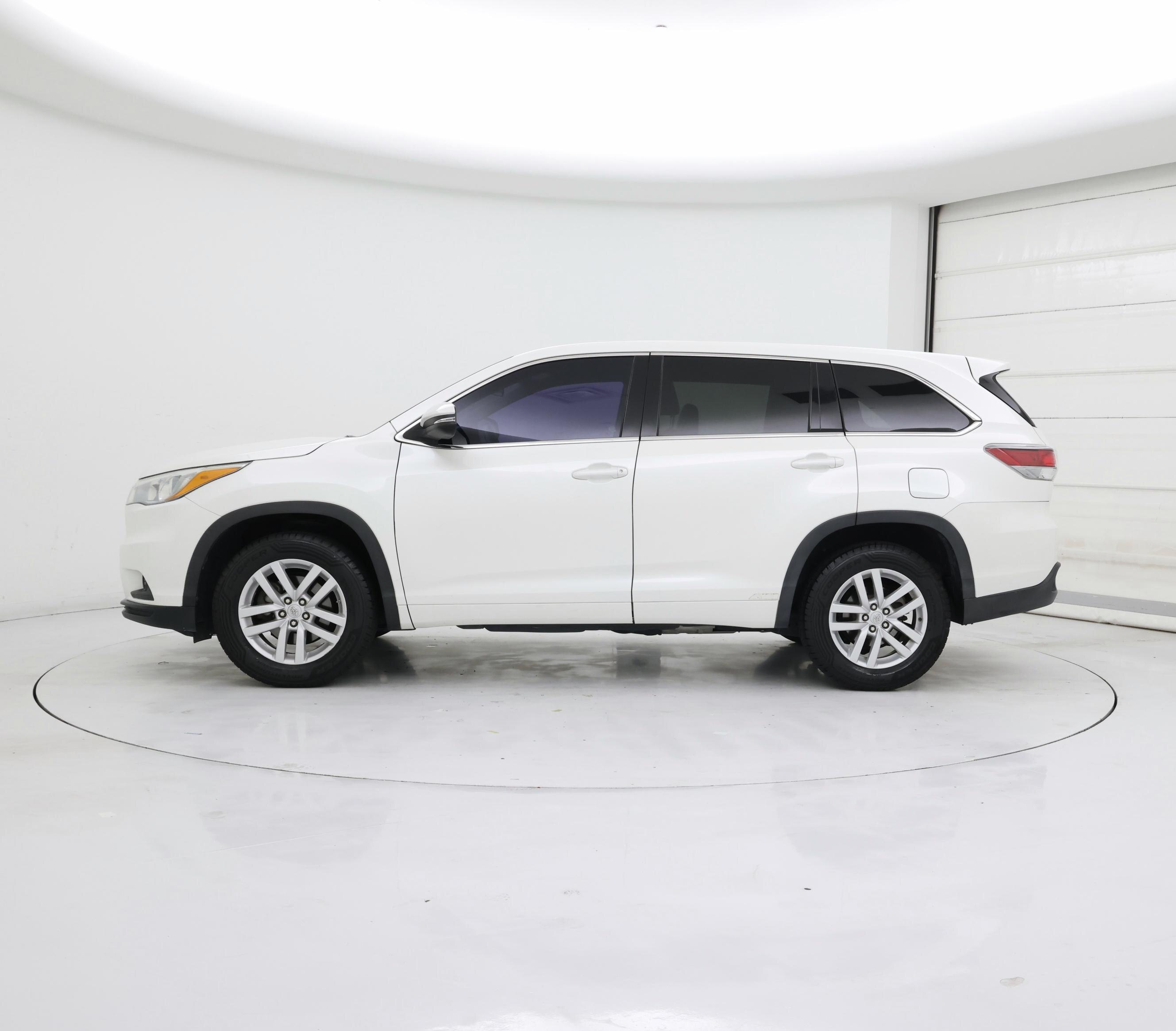 Thumbnail: 2015 Toyota Highlander - 3