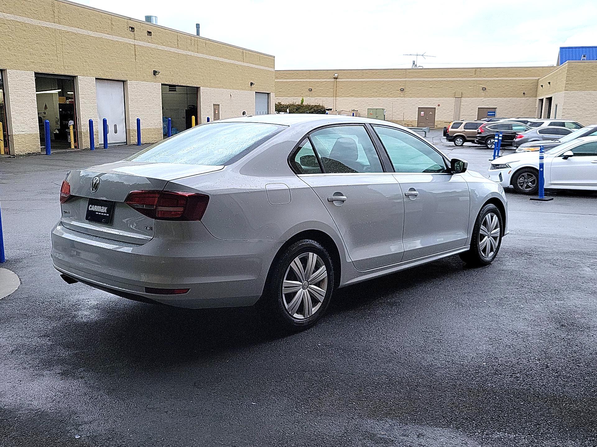 Thumbnail: 2017 Volkswagen Jetta - 5
