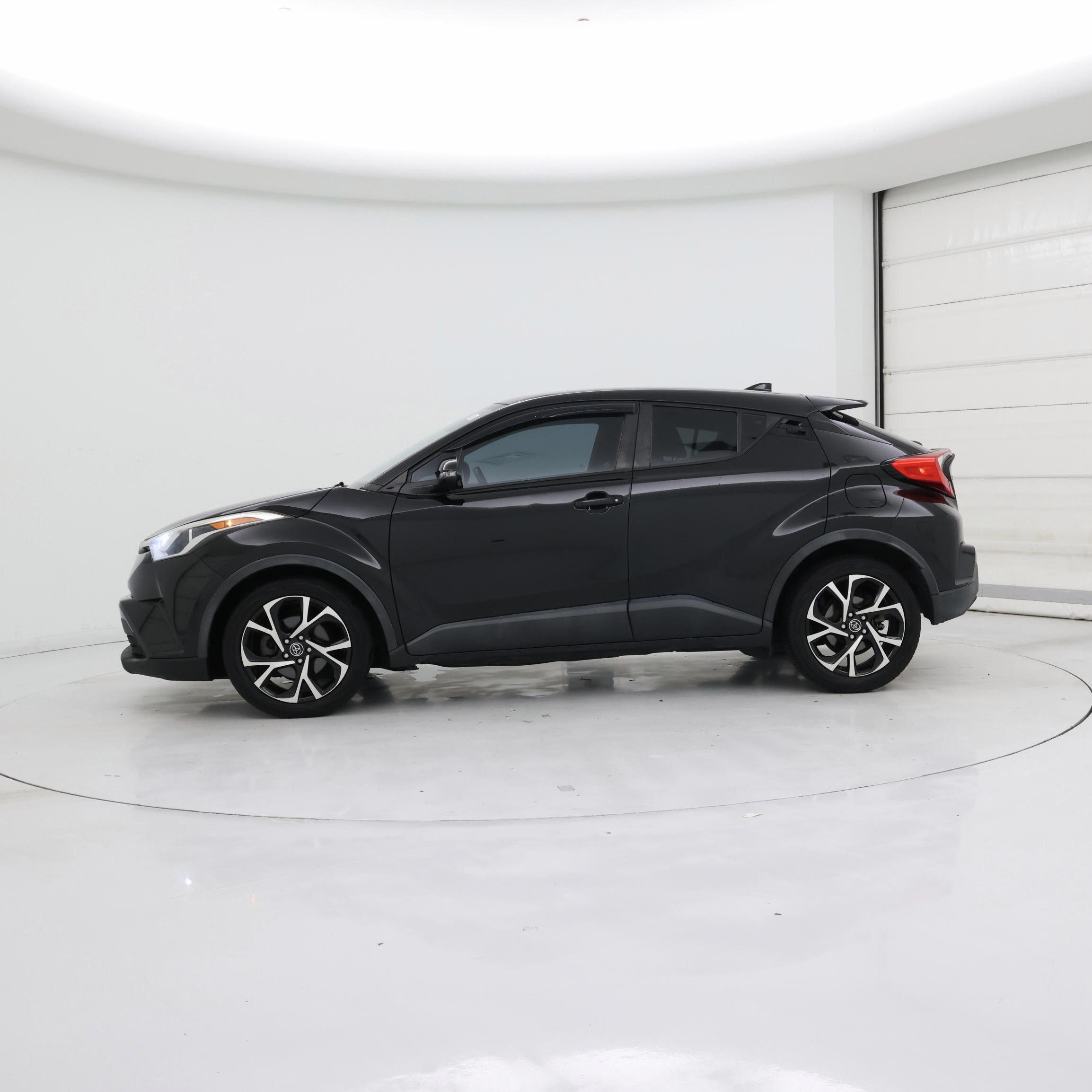 Thumbnail: 2018 Toyota C-HR - 3