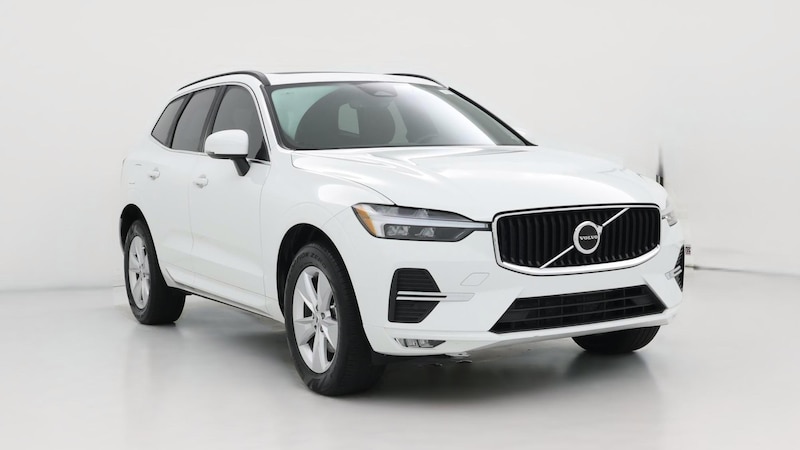 2022 Volvo XC60 B5 Momentum Hero Image