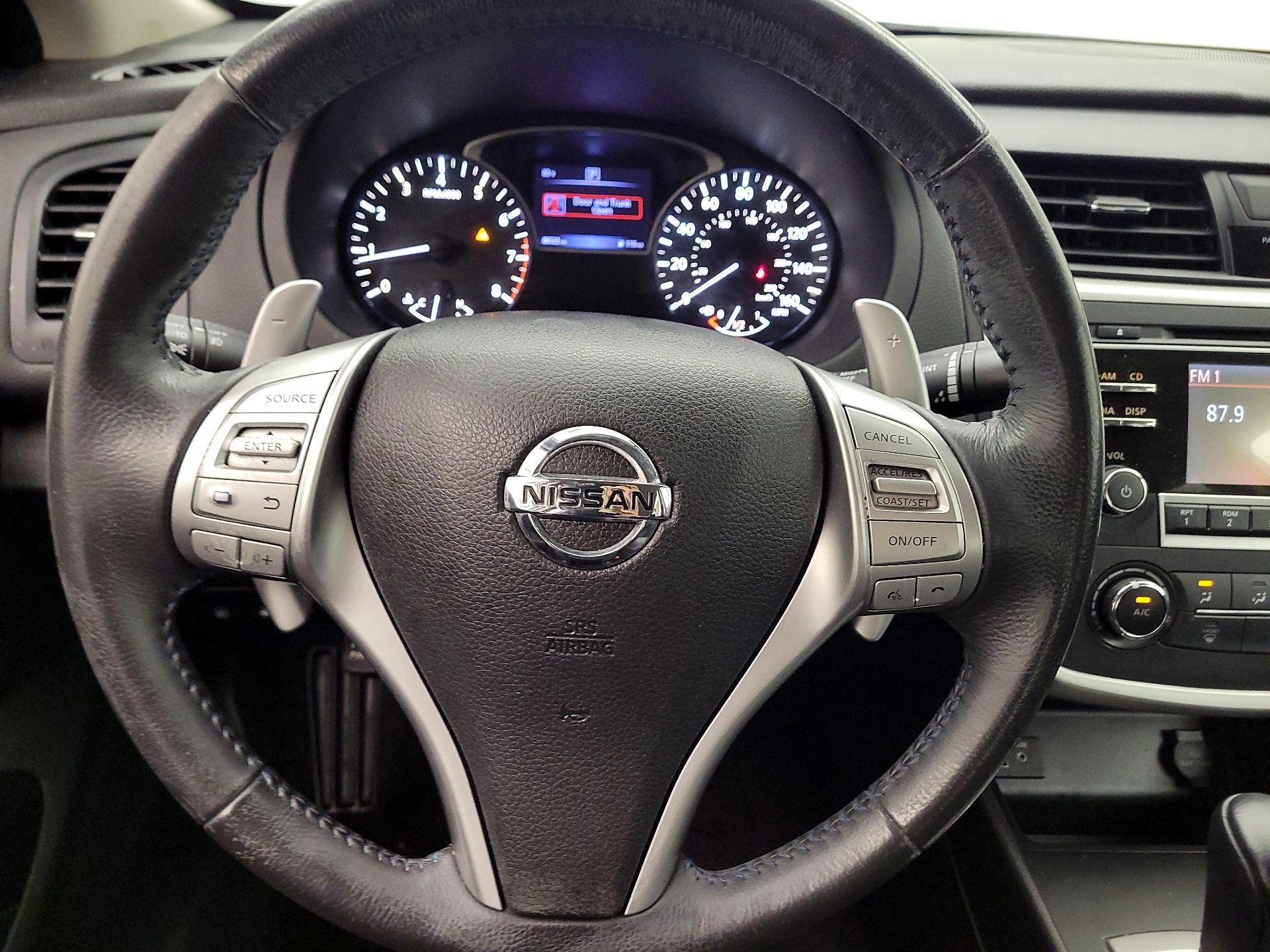 Thumbnail: 2017 Nissan Altima - 10