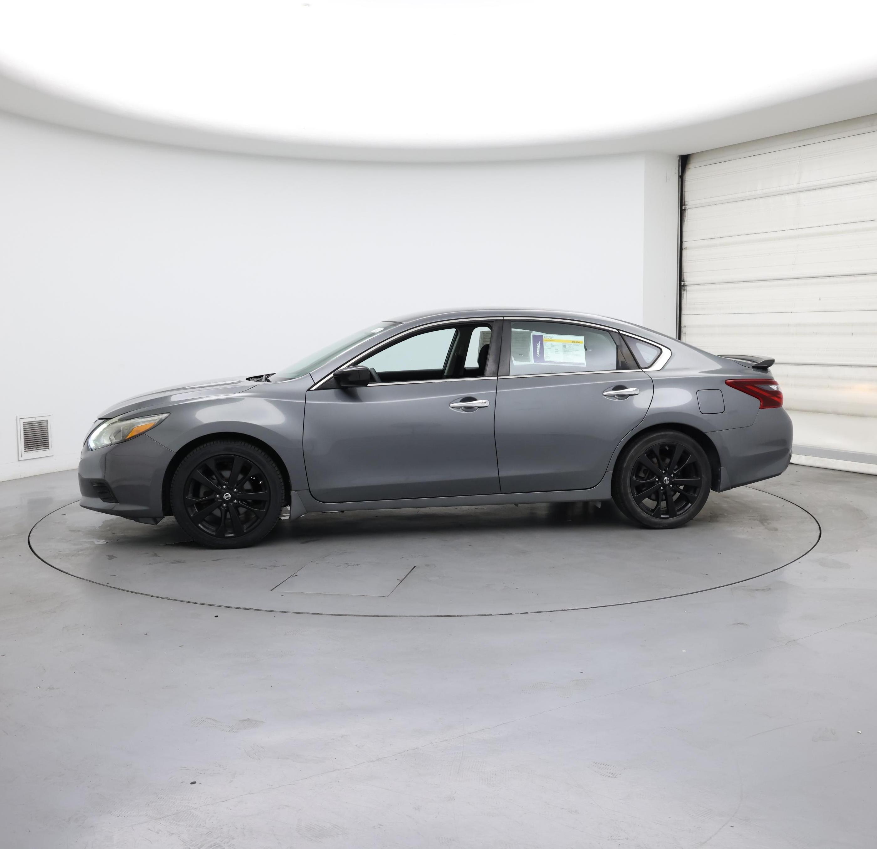 Thumbnail: 2017 Nissan Altima - 3