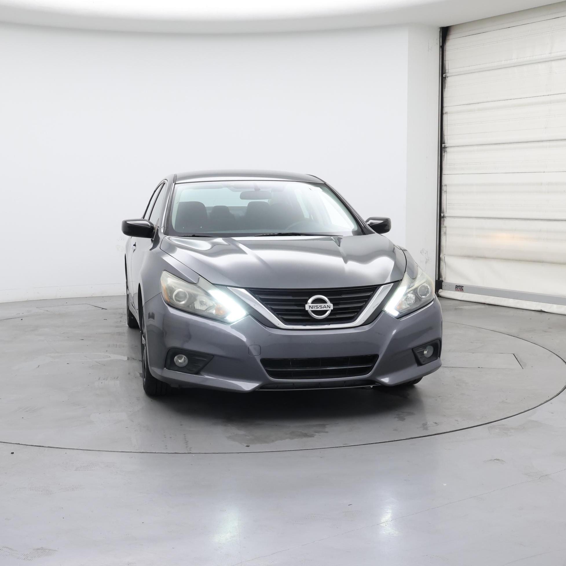 Thumbnail: 2017 Nissan Altima - 5