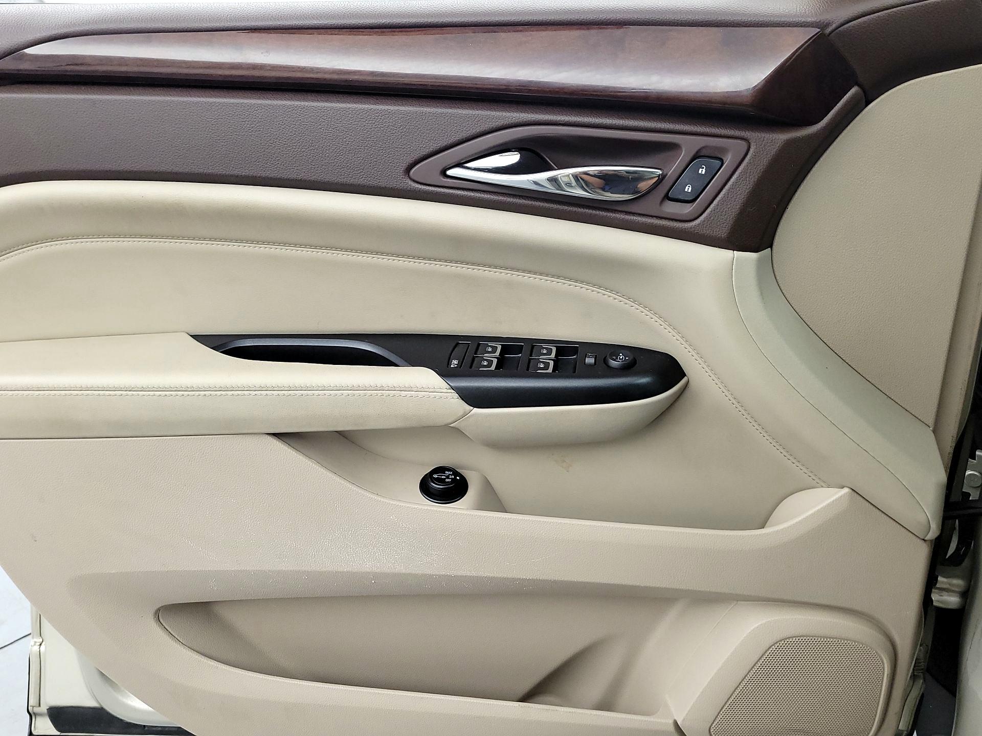 Thumbnail: 2014 Cadillac SRX - 12