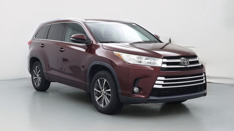 2017 Toyota Highlander XLE Hero Image