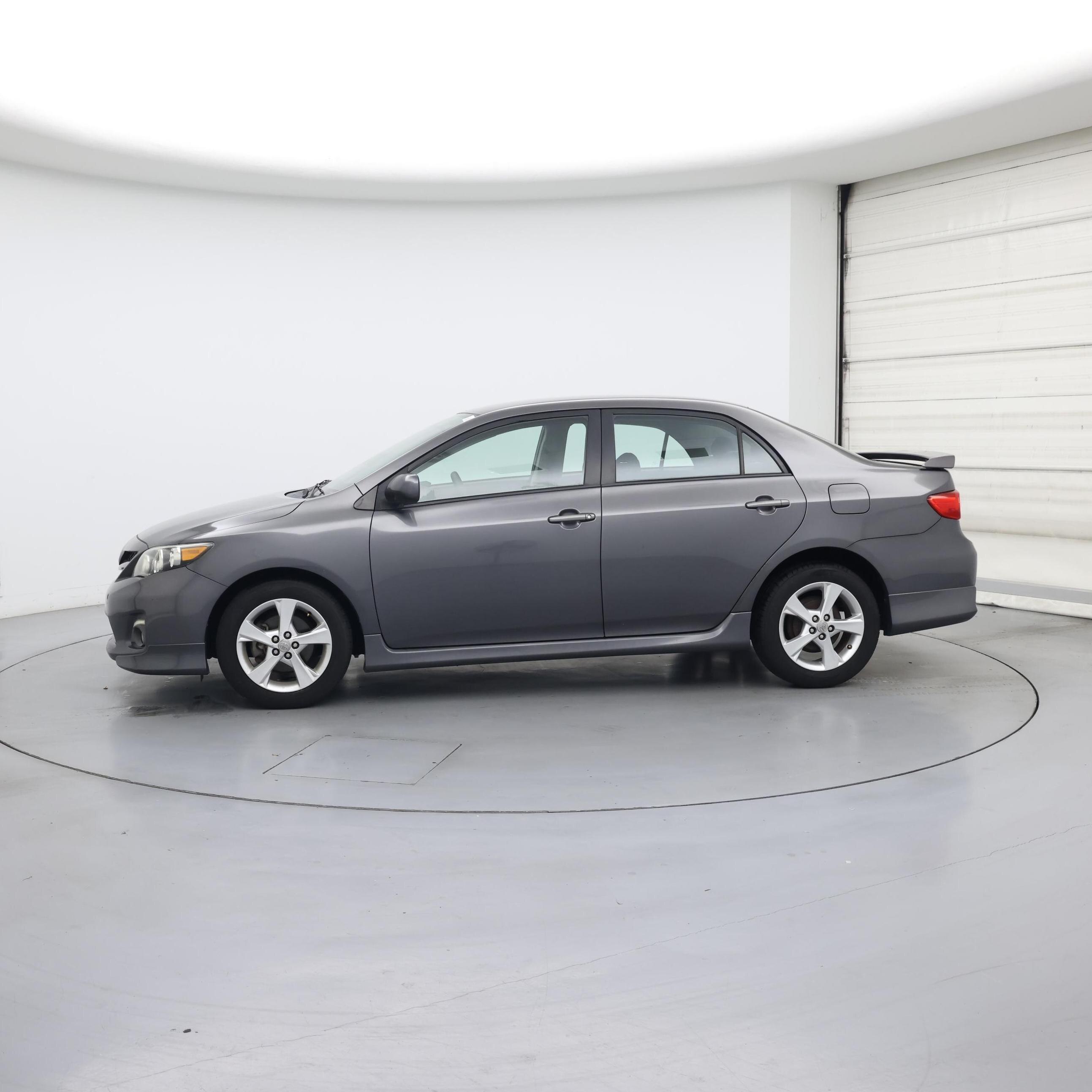 Thumbnail: 2013 Toyota Corolla - 3