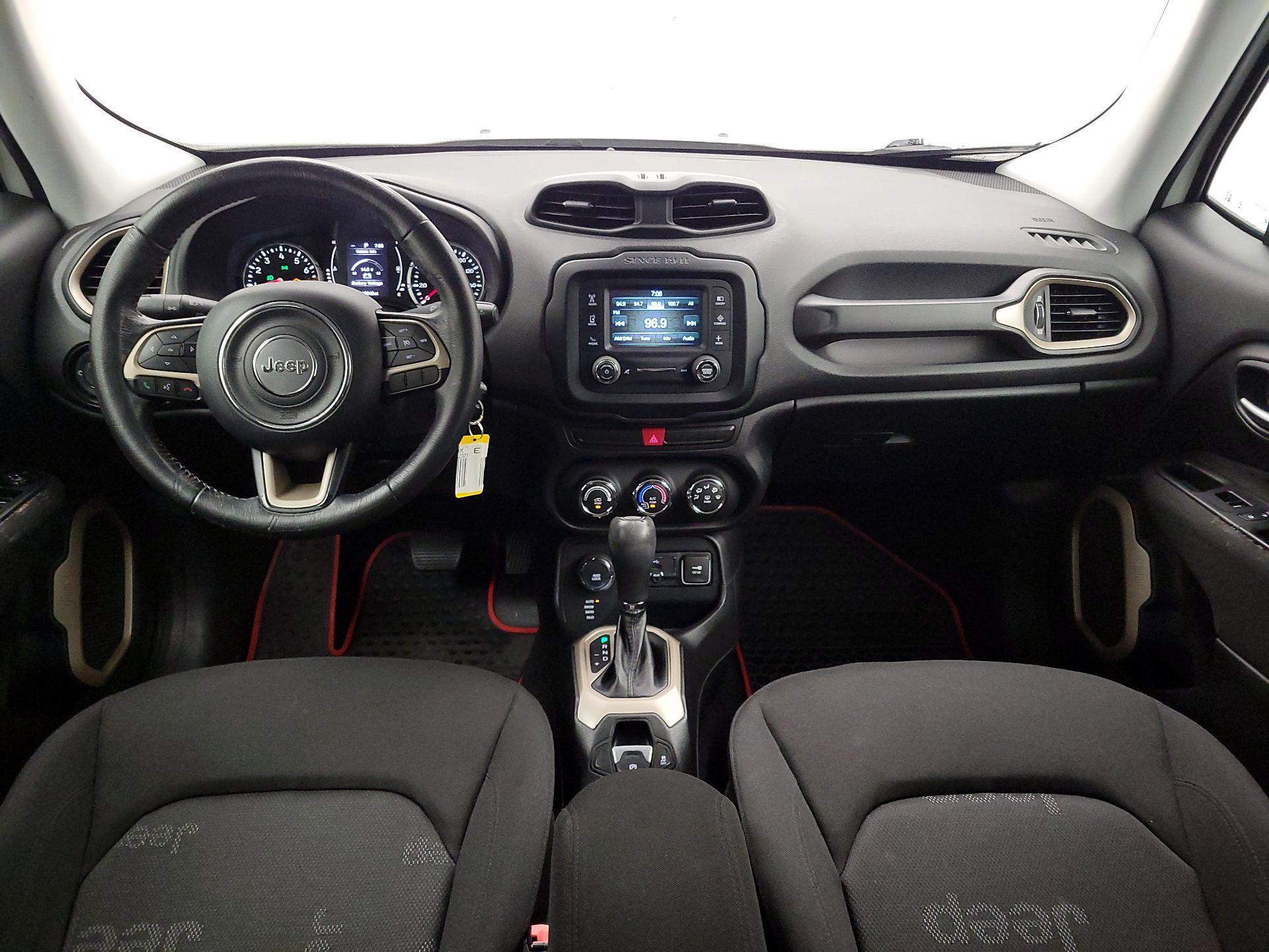 Thumbnail: 2015 Jeep Renegade - 9