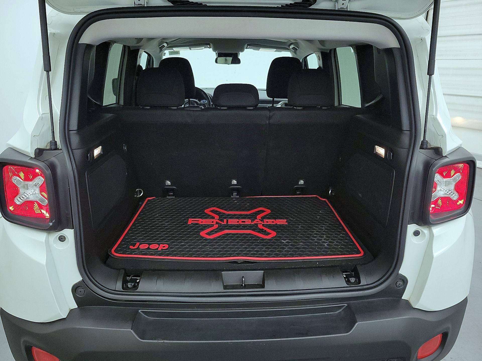 Thumbnail: 2015 Jeep Renegade - 20