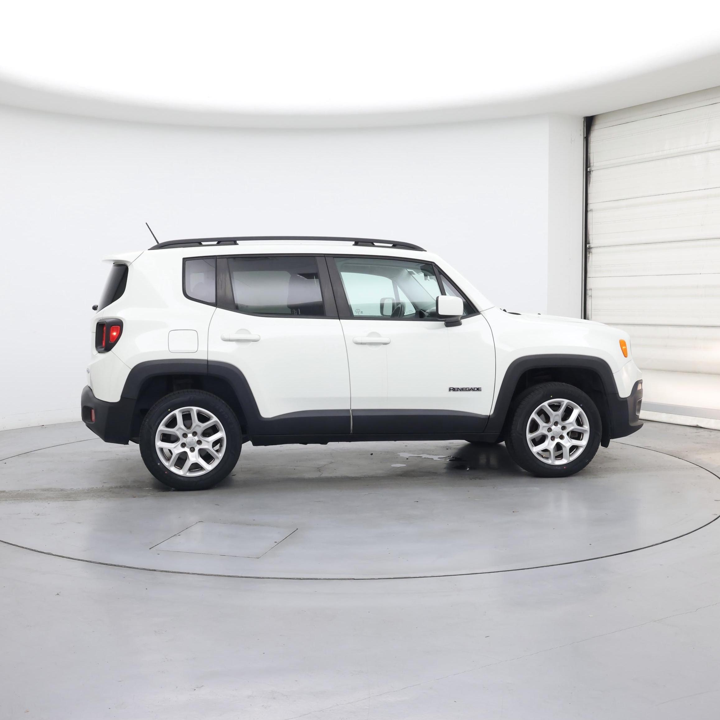 Thumbnail: 2015 Jeep Renegade - 7