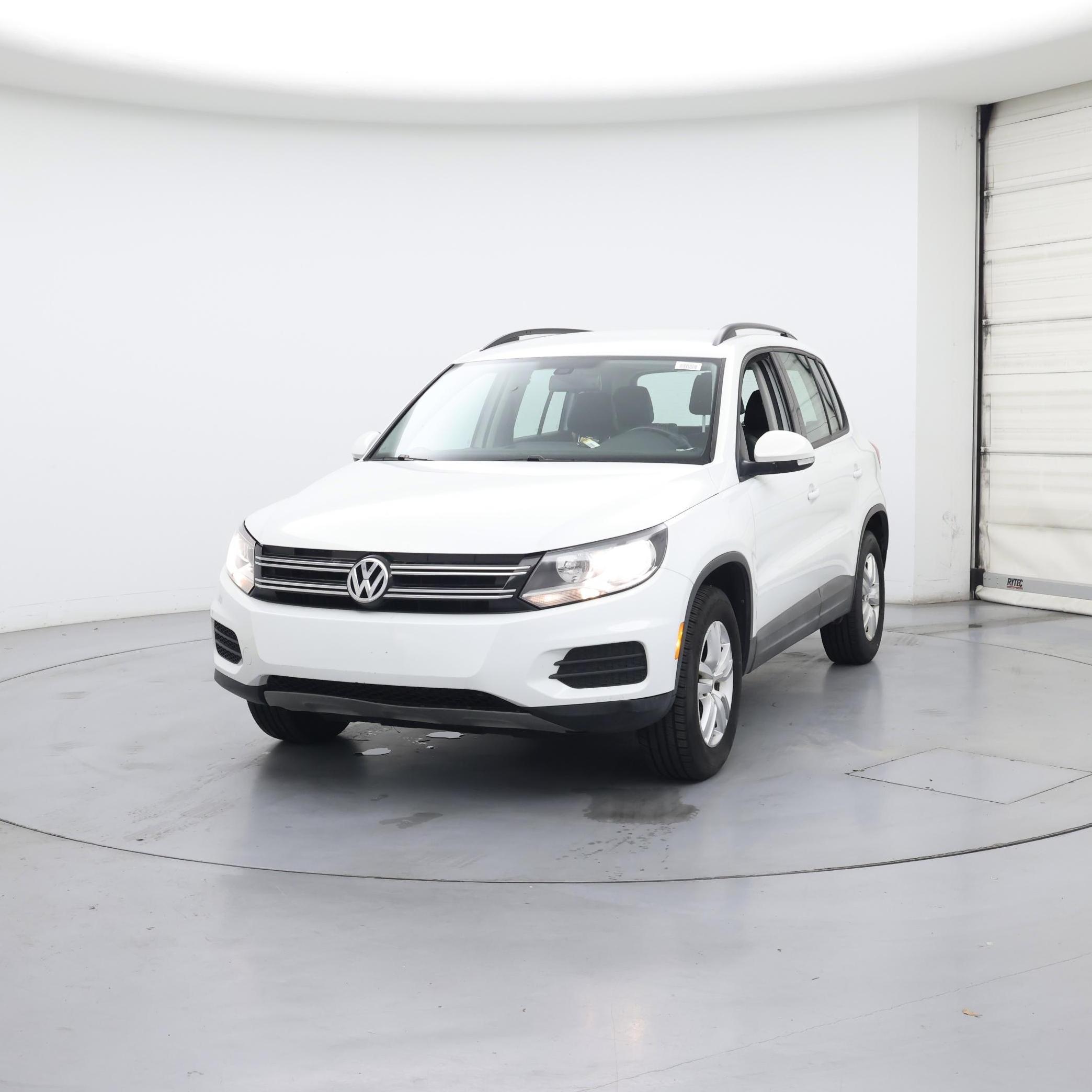 Thumbnail: 2017 Volkswagen Tiguan - 4
