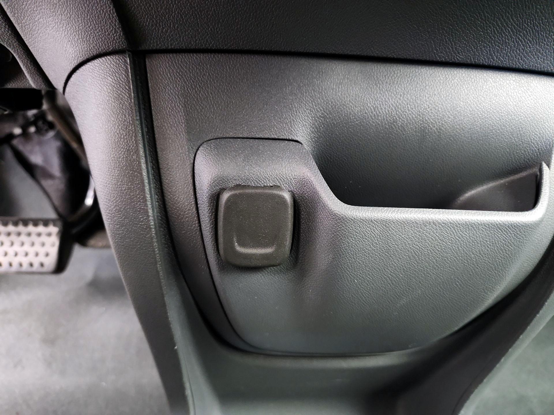 Thumbnail: 2020 Chevrolet Bolt EV - 18