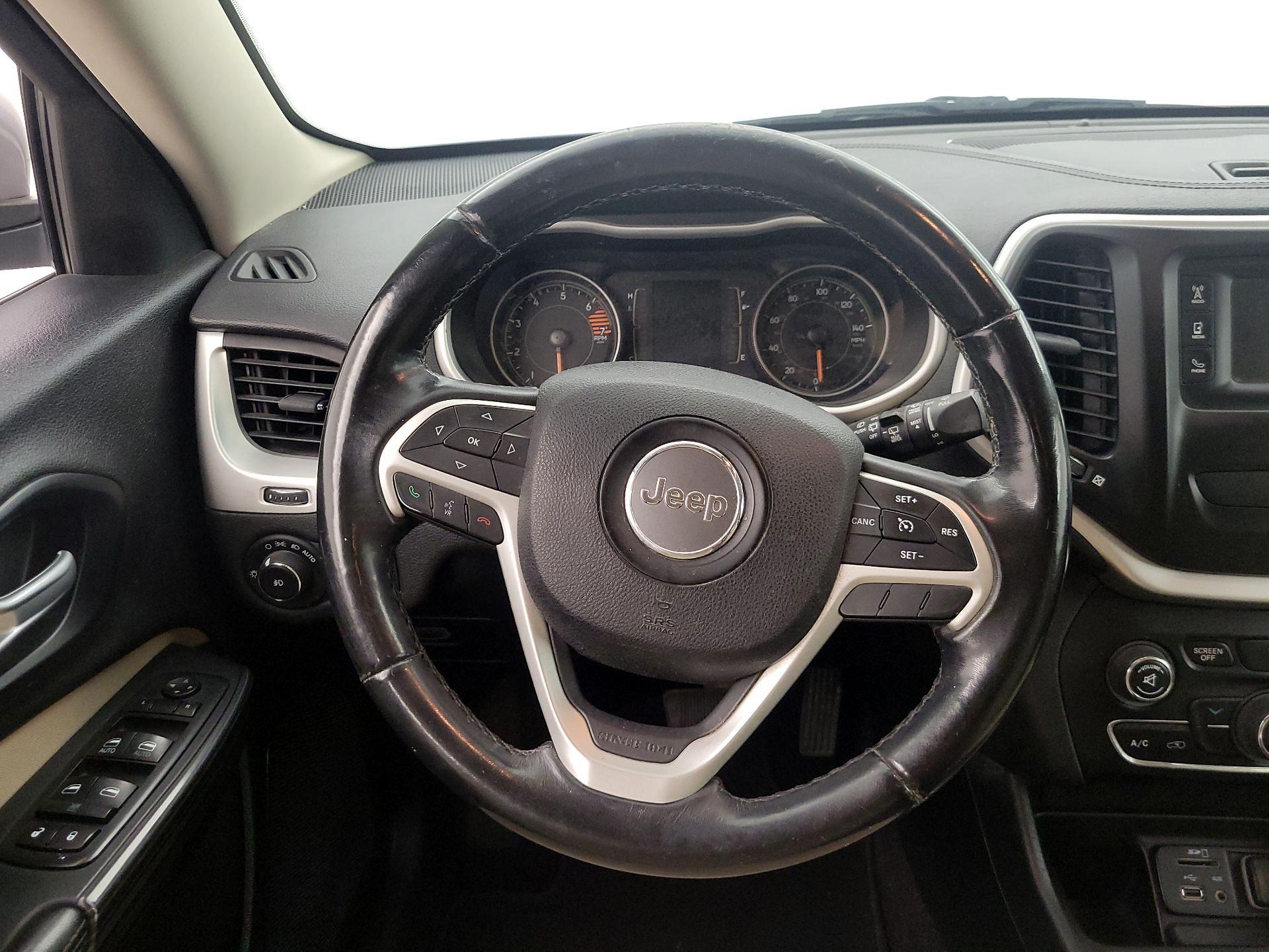 Thumbnail: 2016 Jeep Cherokee - 10