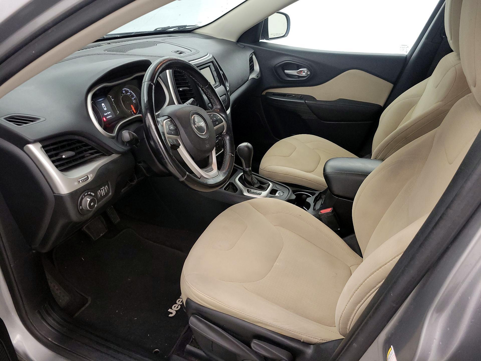 Thumbnail: 2016 Jeep Cherokee - 11