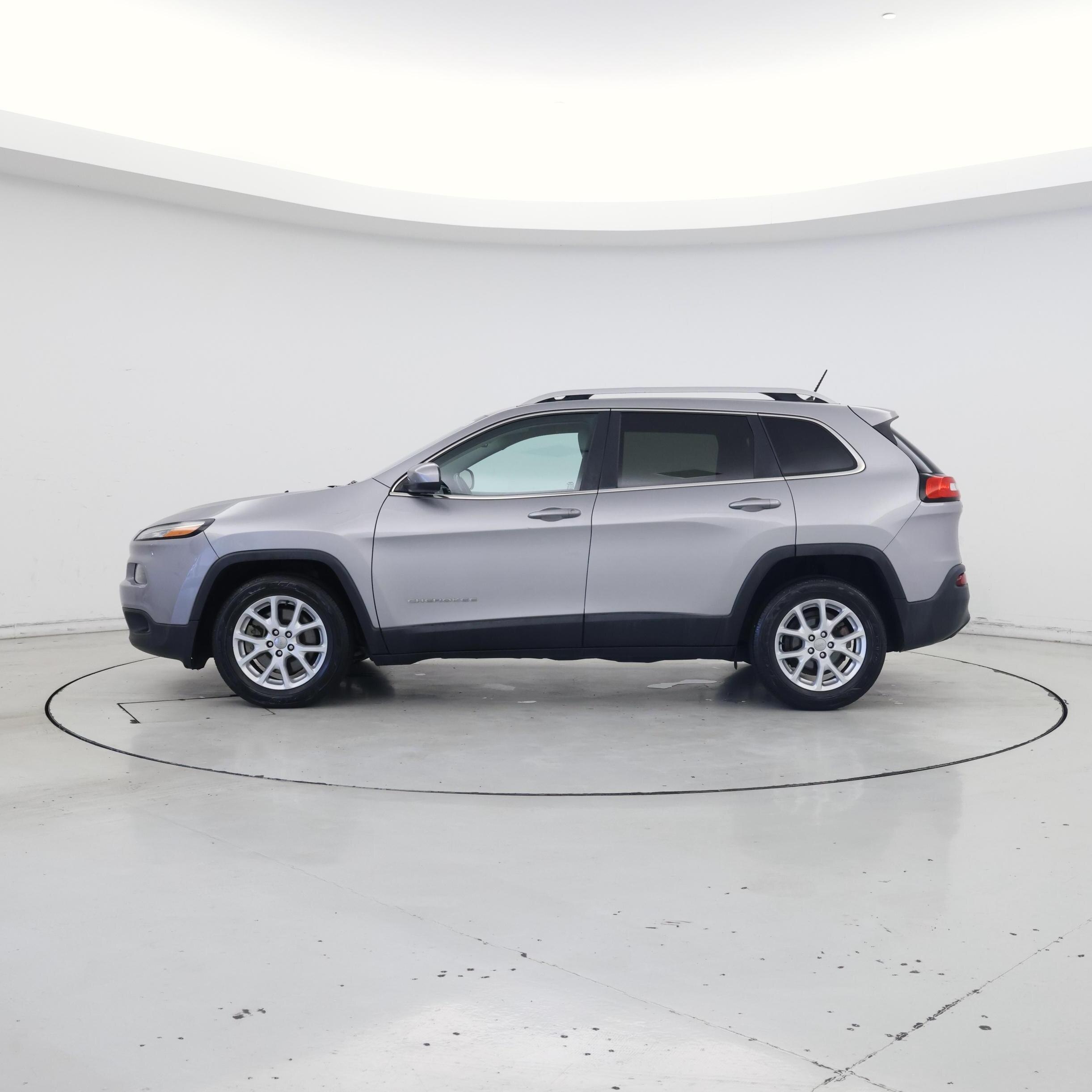 Thumbnail: 2016 Jeep Cherokee - 3