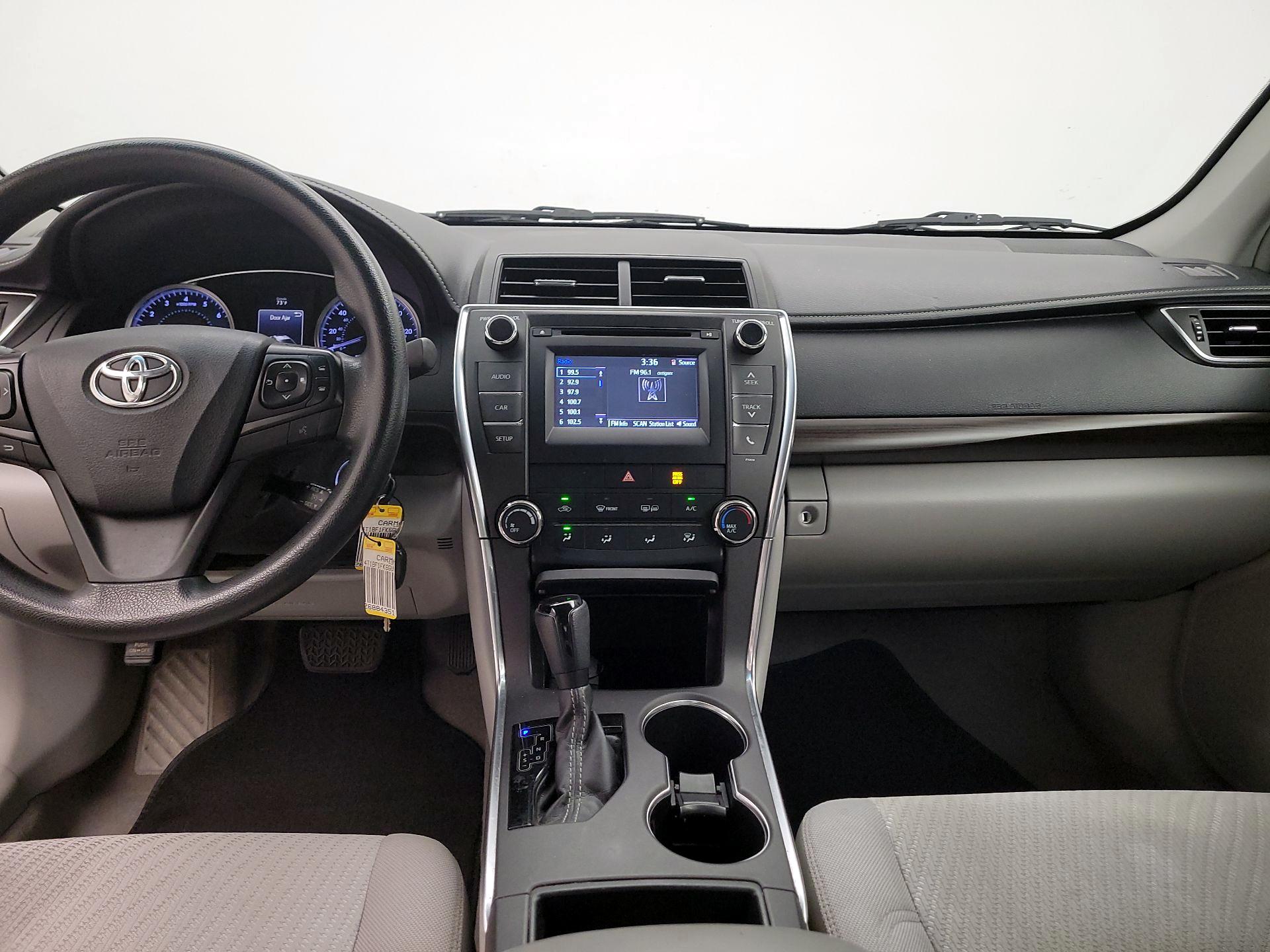 Thumbnail: 2016 Toyota Camry - 9