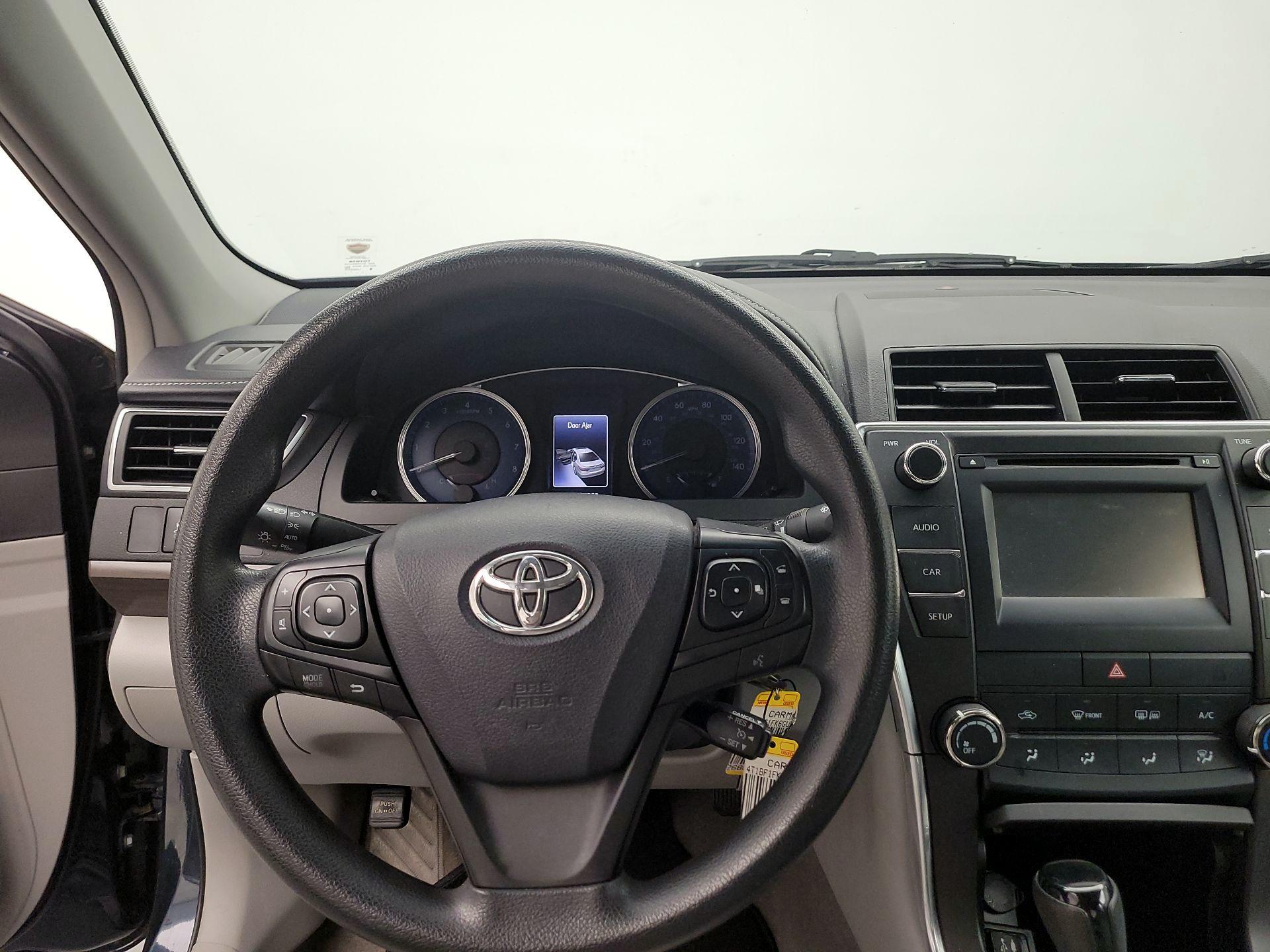 Thumbnail: 2016 Toyota Camry - 10