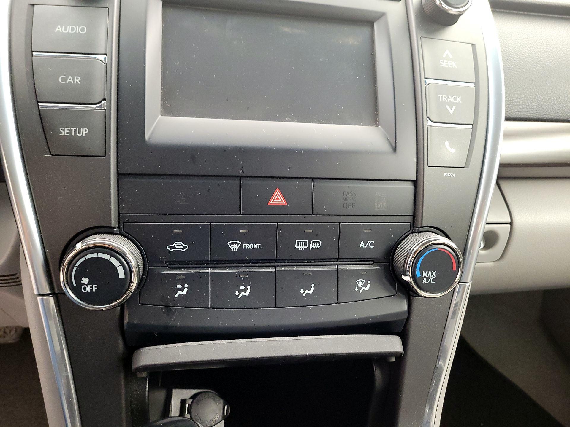 Thumbnail: 2016 Toyota Camry - 14