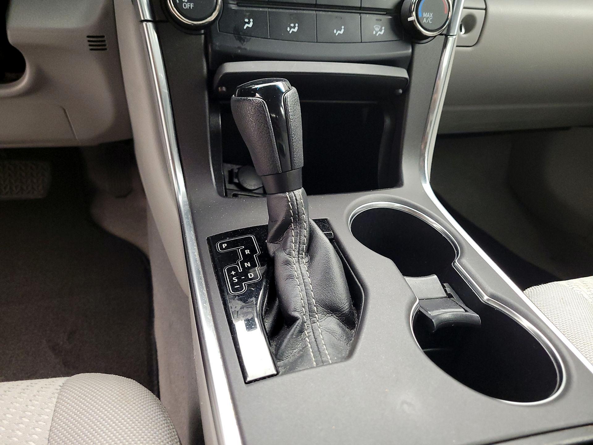 Thumbnail: 2016 Toyota Camry - 15