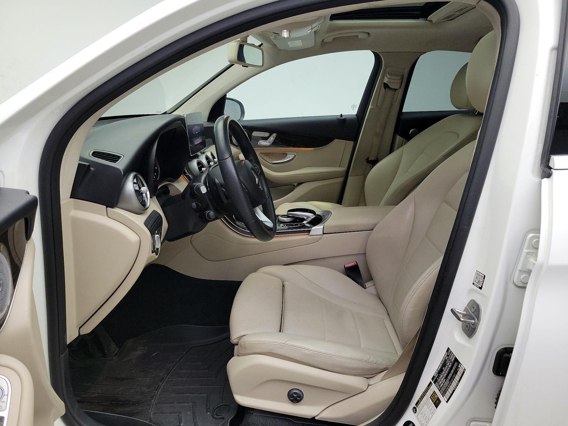 Thumbnail: 2017 Mercedes-Benz GLC - 11