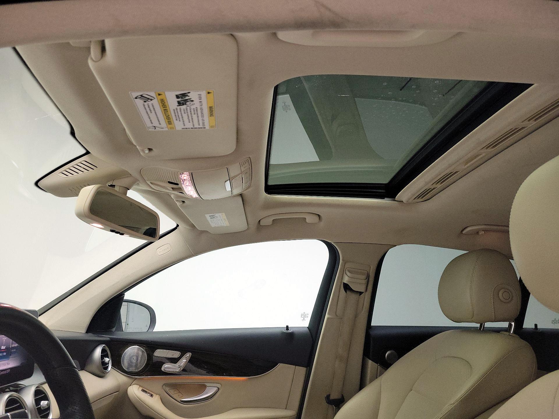 Thumbnail: 2017 Mercedes-Benz GLC - 20