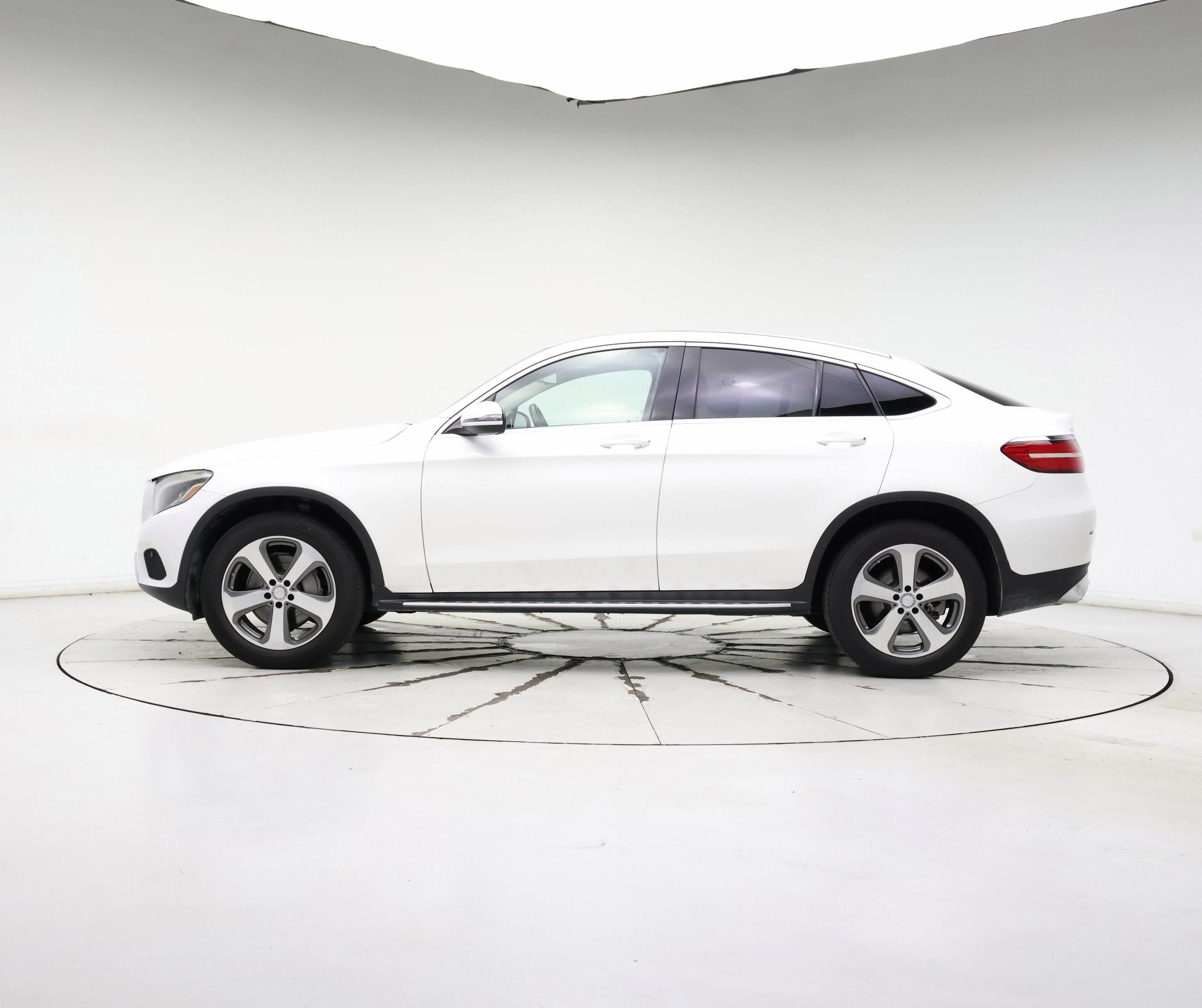 Thumbnail: 2017 Mercedes-Benz GLC - 3