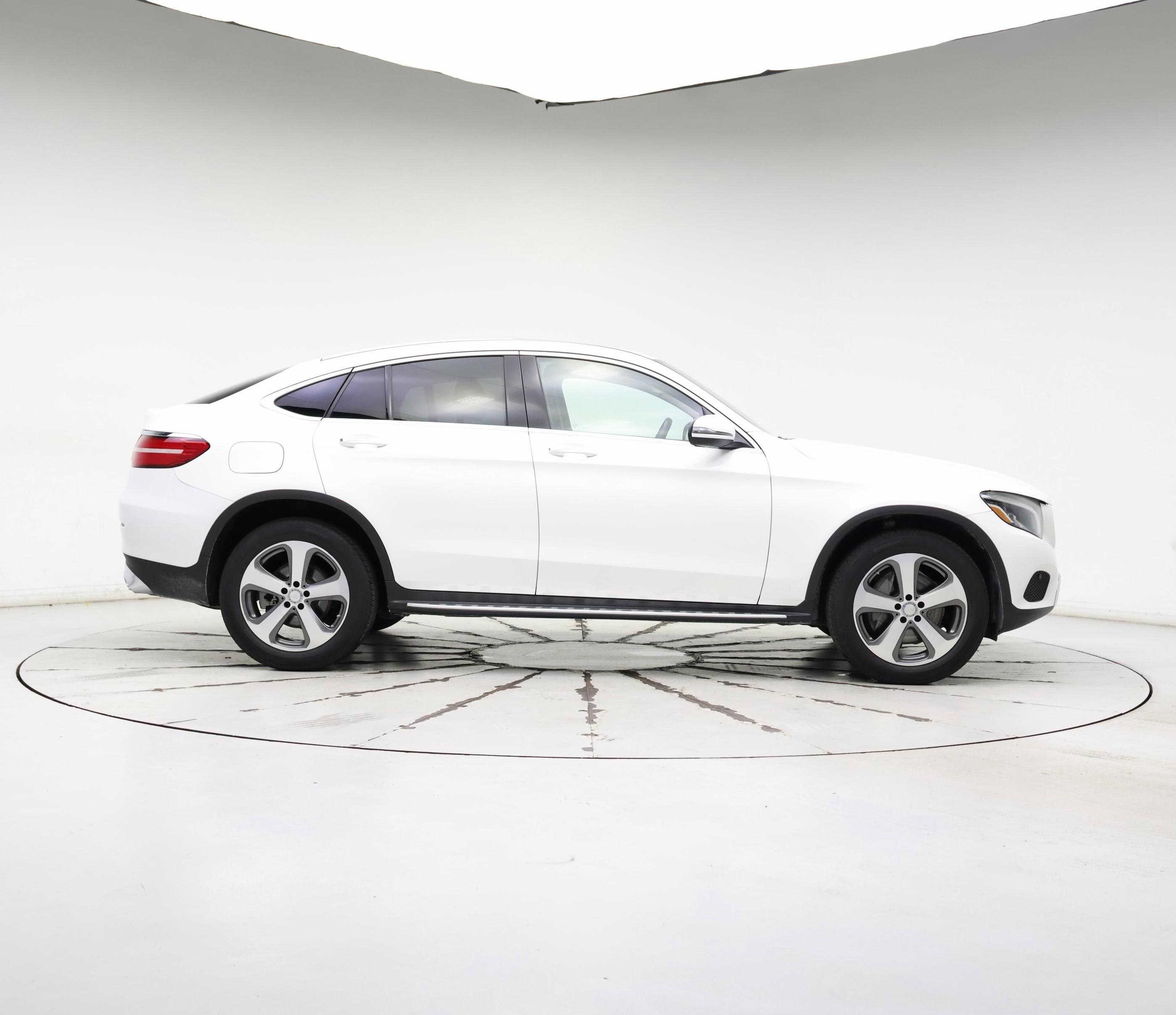 Thumbnail: 2017 Mercedes-Benz GLC - 7