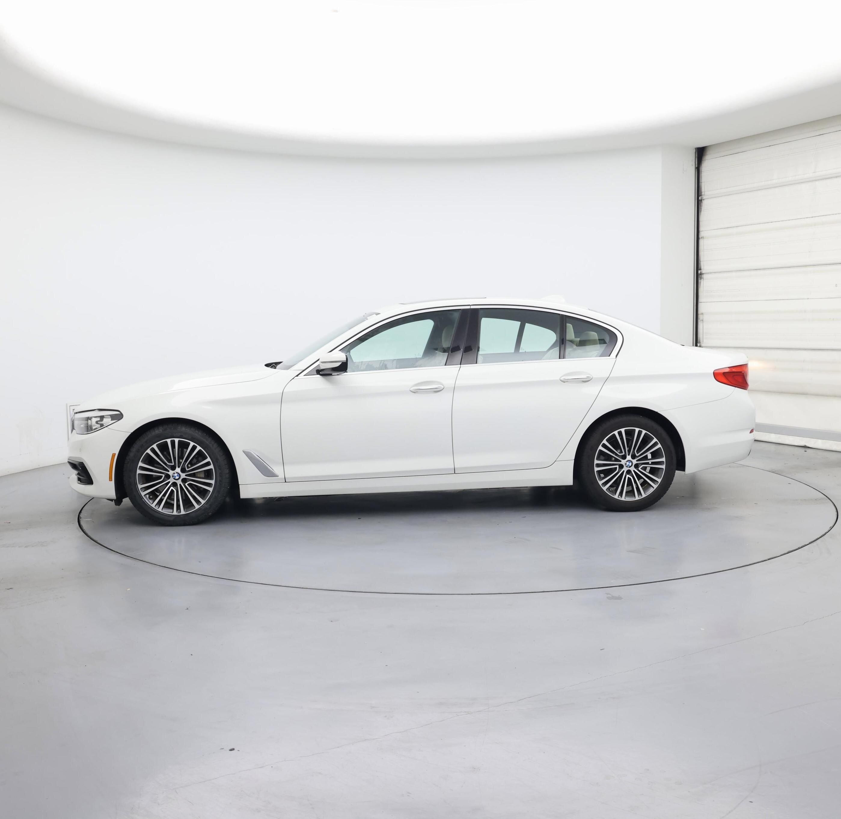 Thumbnail: 2018 BMW 5 Series - 3