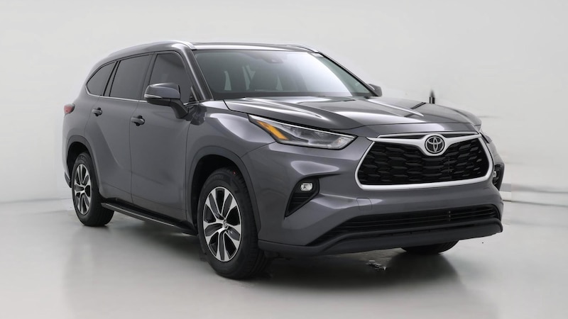 2021 Toyota Highlander XLE Hero Image