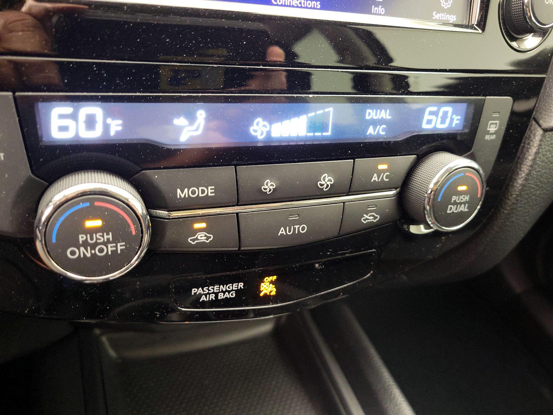 Thumbnail: 2019 Nissan Rogue - 16
