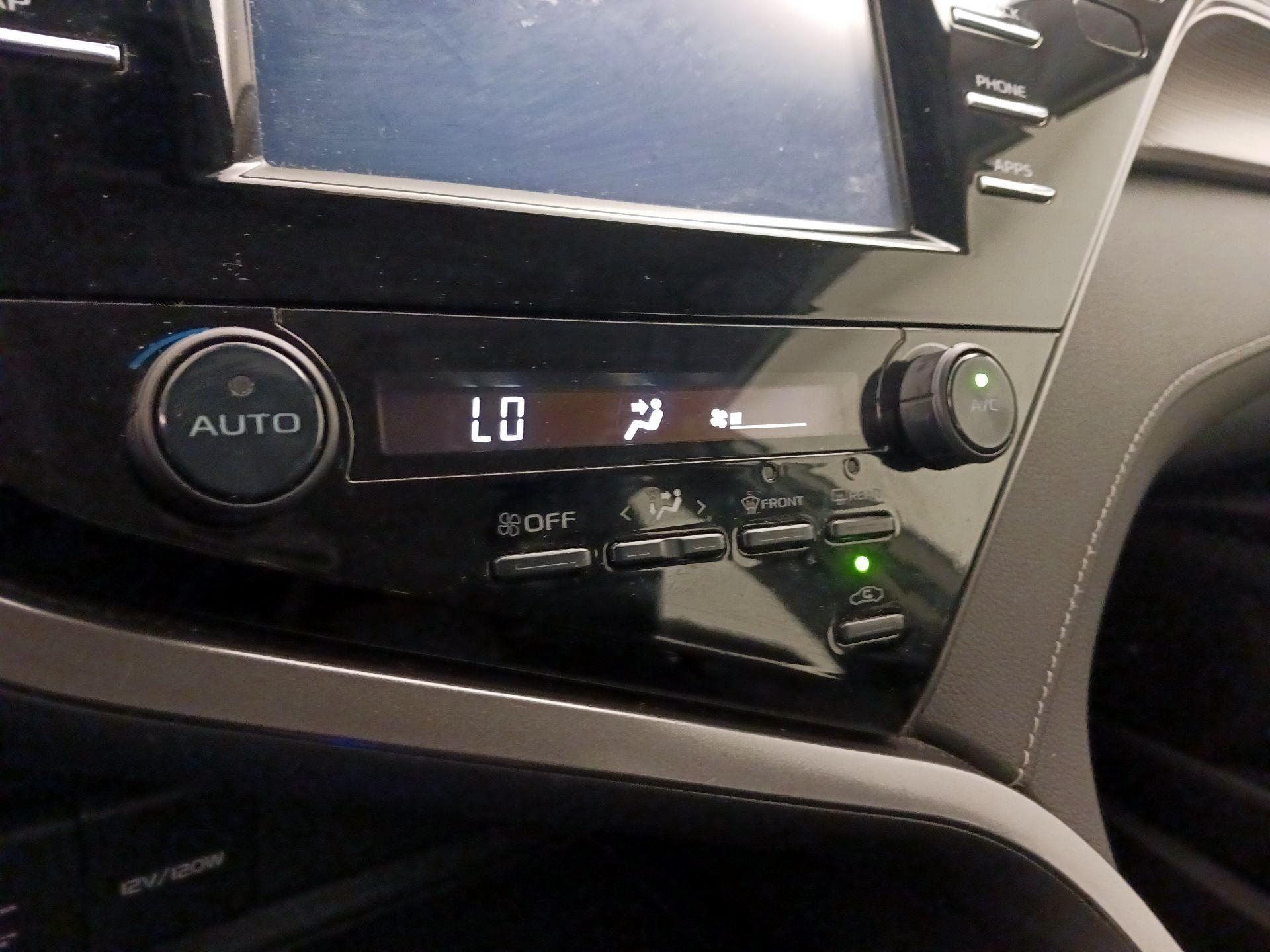 Thumbnail: 2019 Toyota Camry - 16