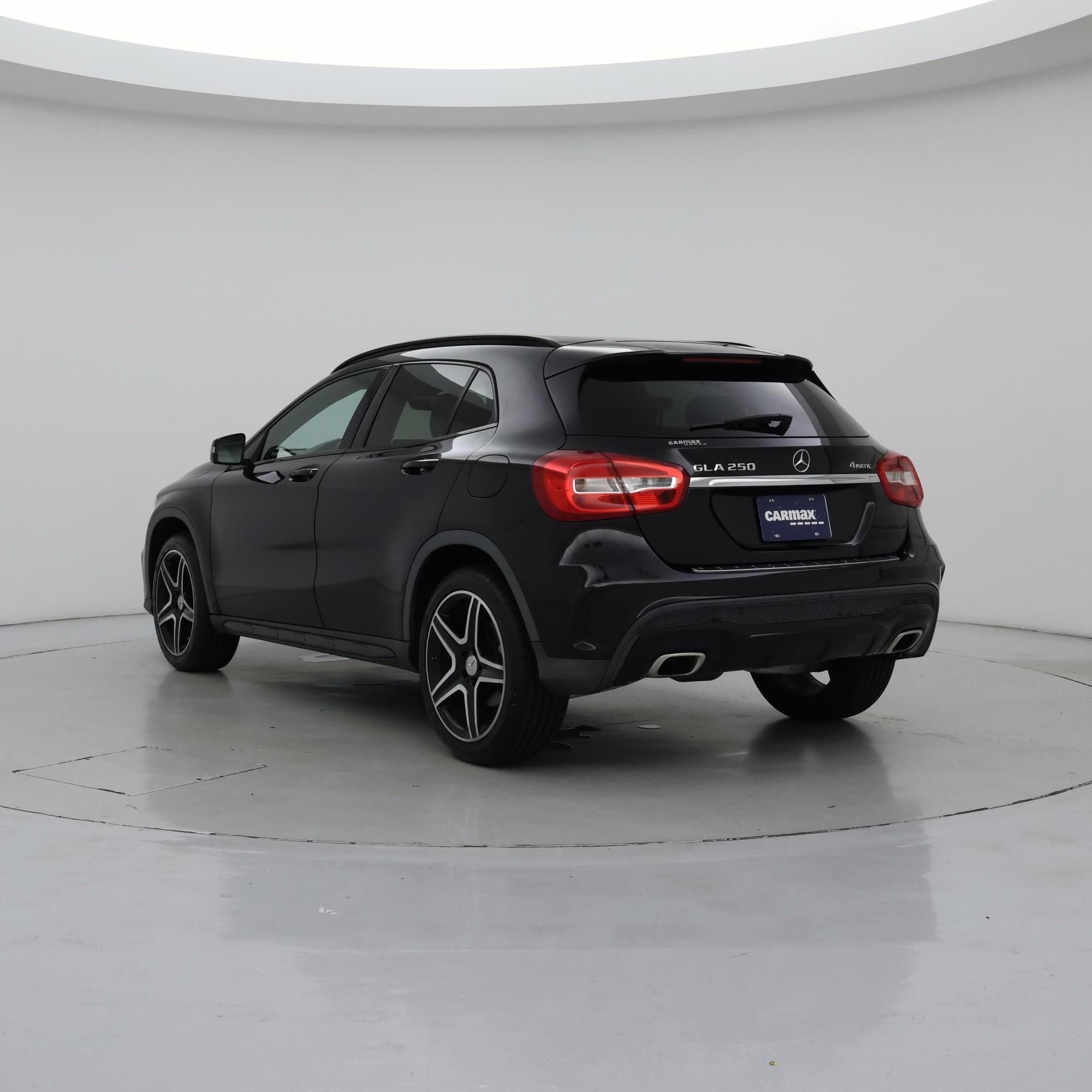 Thumbnail: 2016 Mercedes-Benz GLA - 2