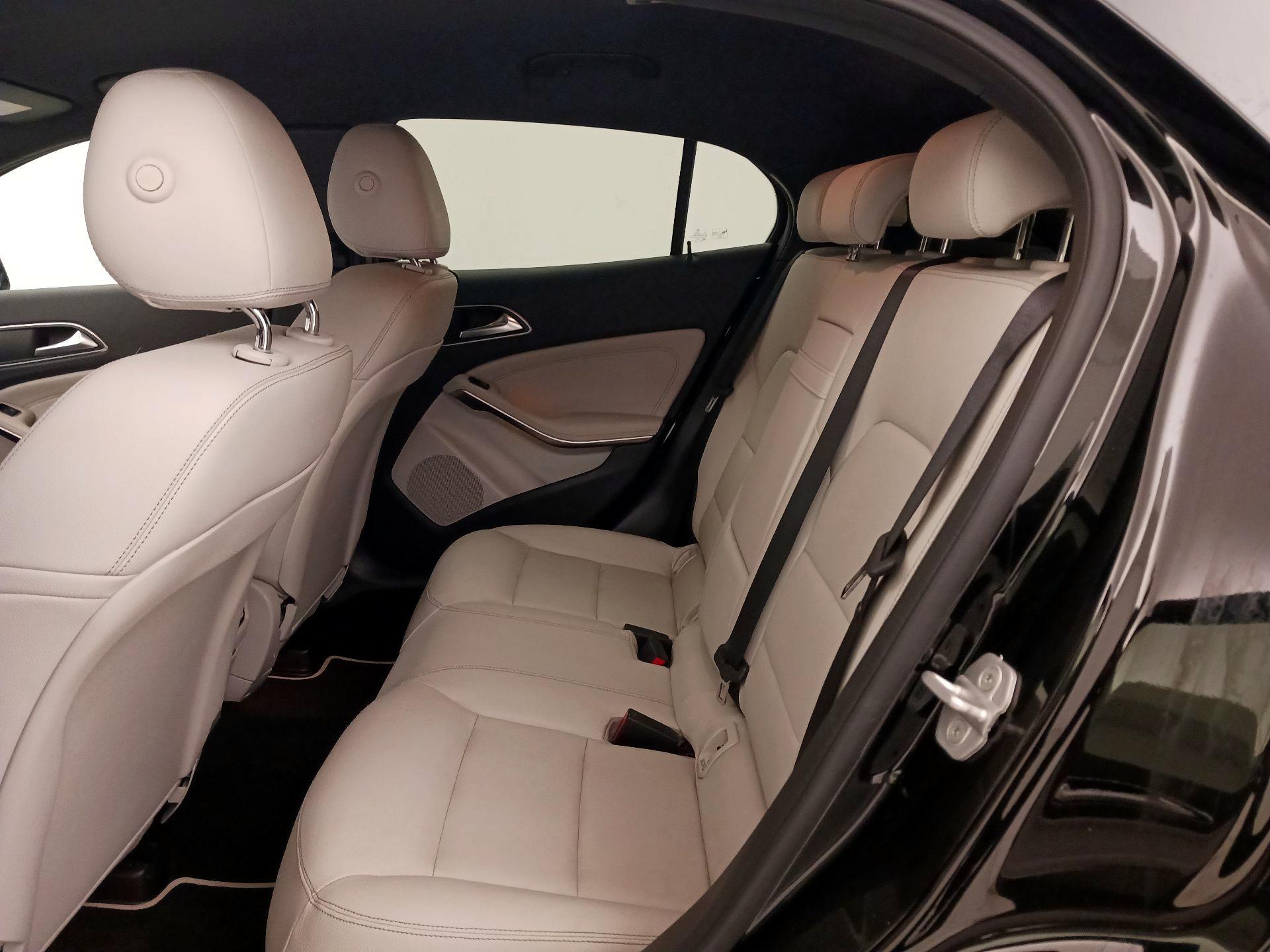Thumbnail: 2016 Mercedes-Benz GLA - 20