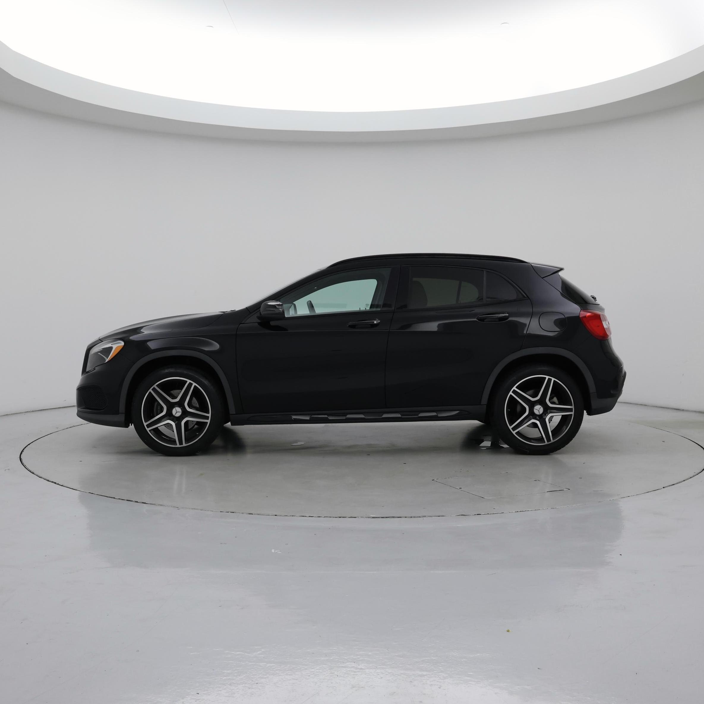 Thumbnail: 2016 Mercedes-Benz GLA - 3