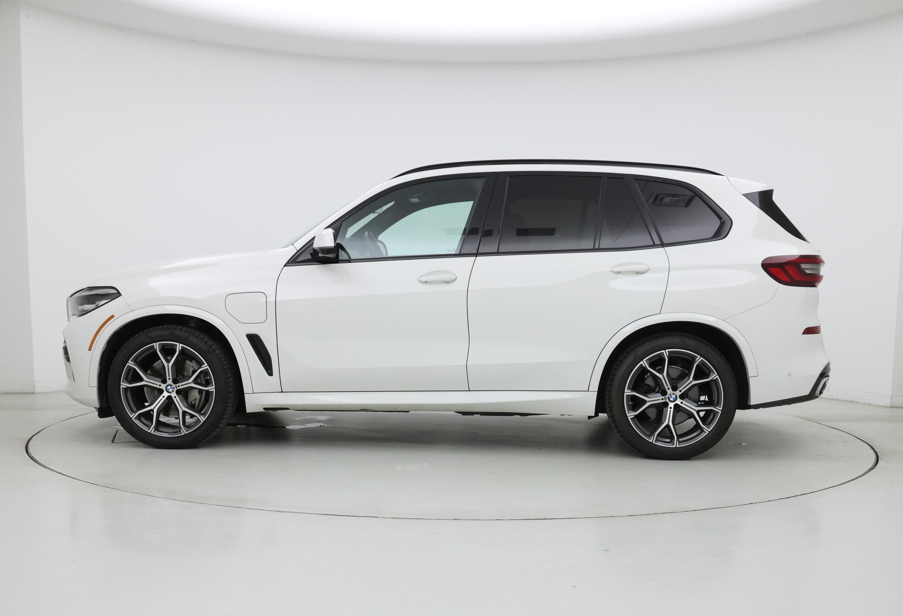 Thumbnail: 2021 BMW X5 - 3