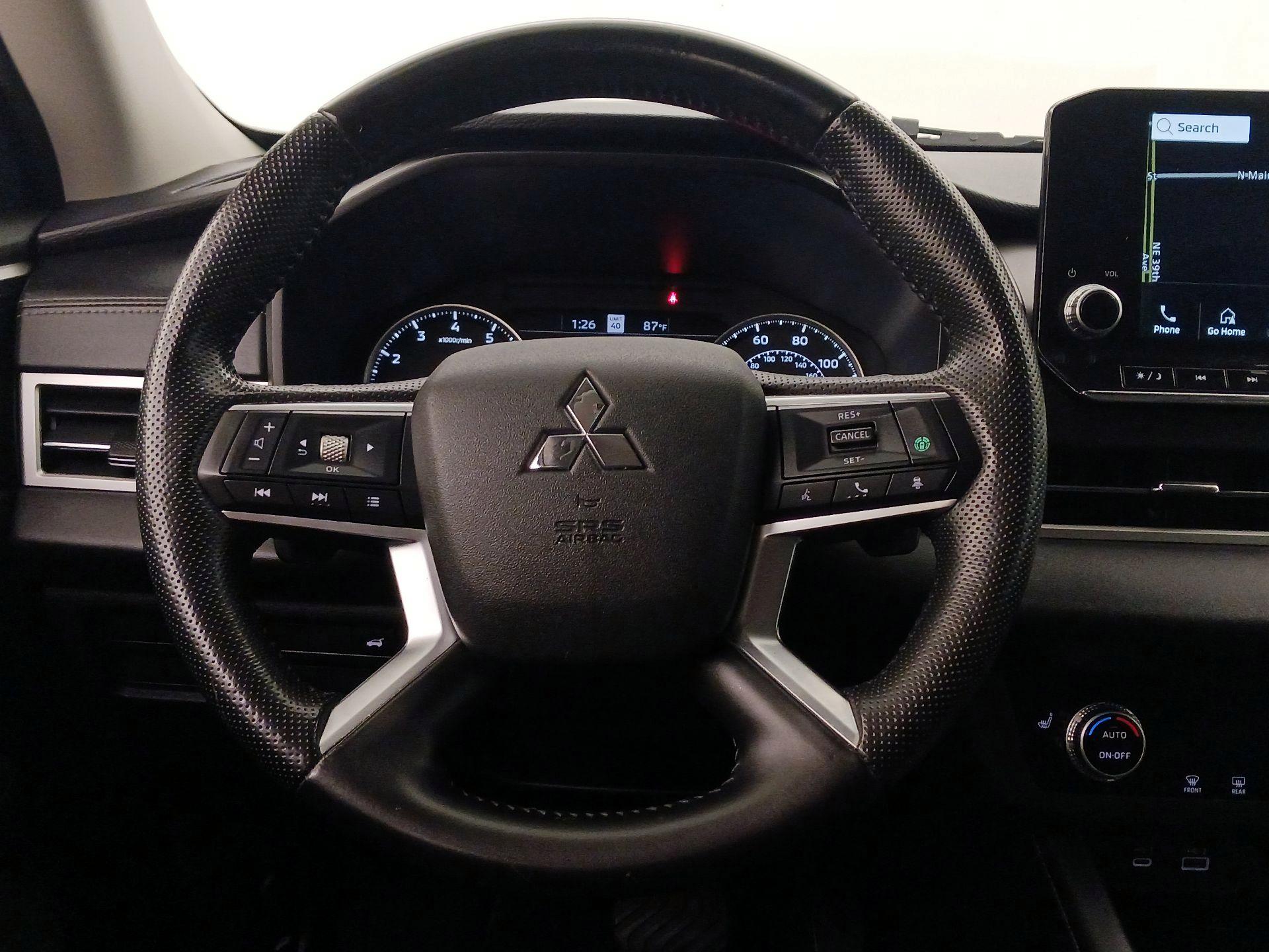 Thumbnail: 2022 Mitsubishi Outlander - 10