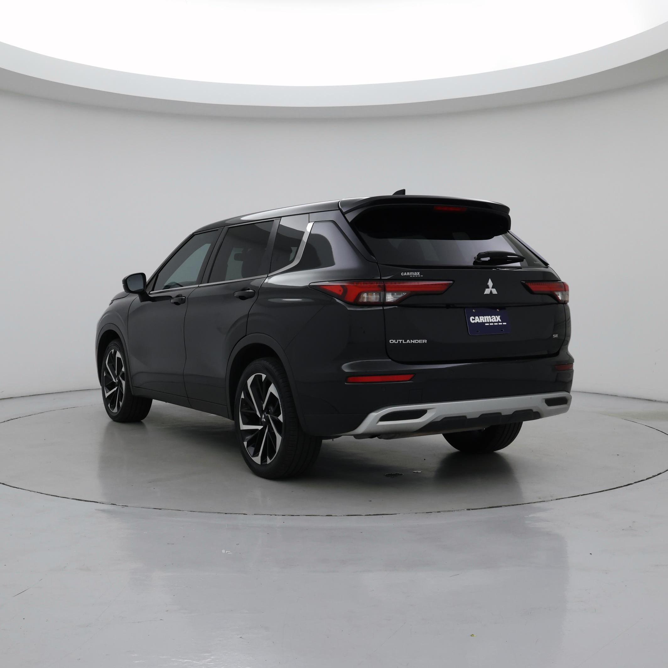 Thumbnail: 2022 Mitsubishi Outlander - 2