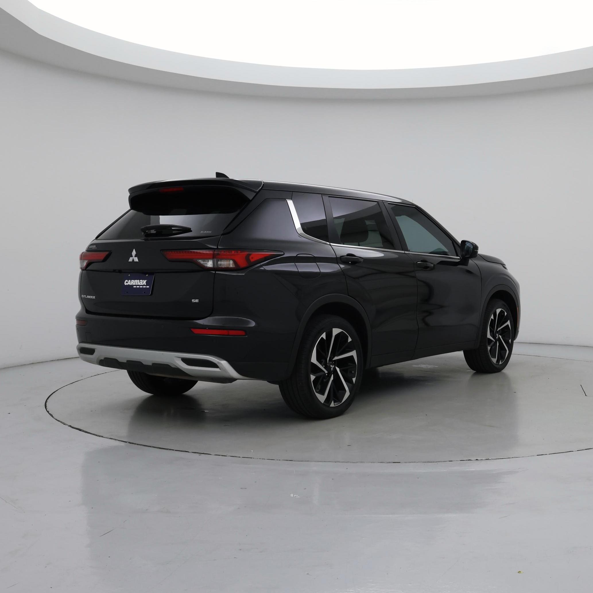 Thumbnail: 2022 Mitsubishi Outlander - 8