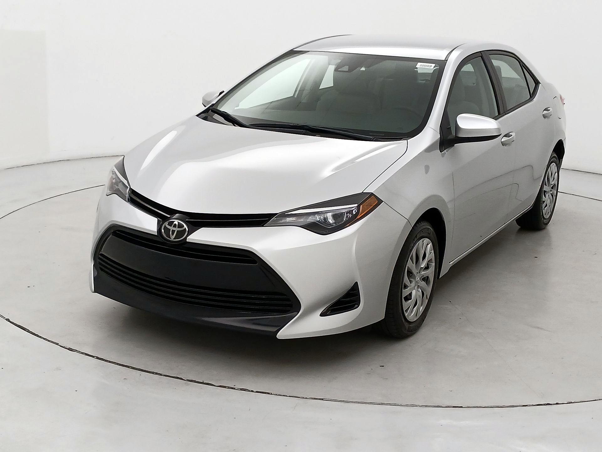 Thumbnail: 2018 Toyota Corolla - 3