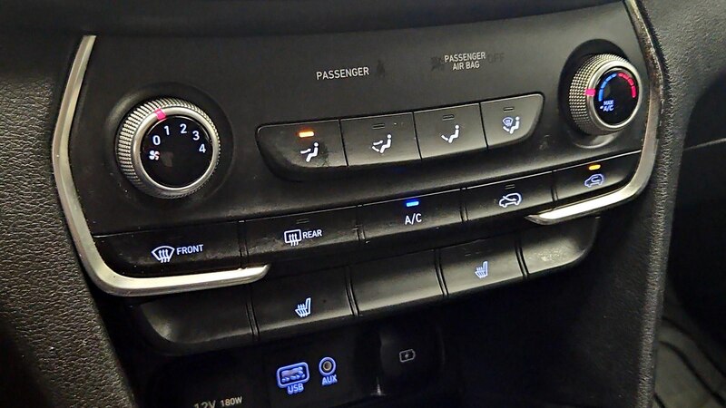 2019 Hyundai Santa Fe SEL 16