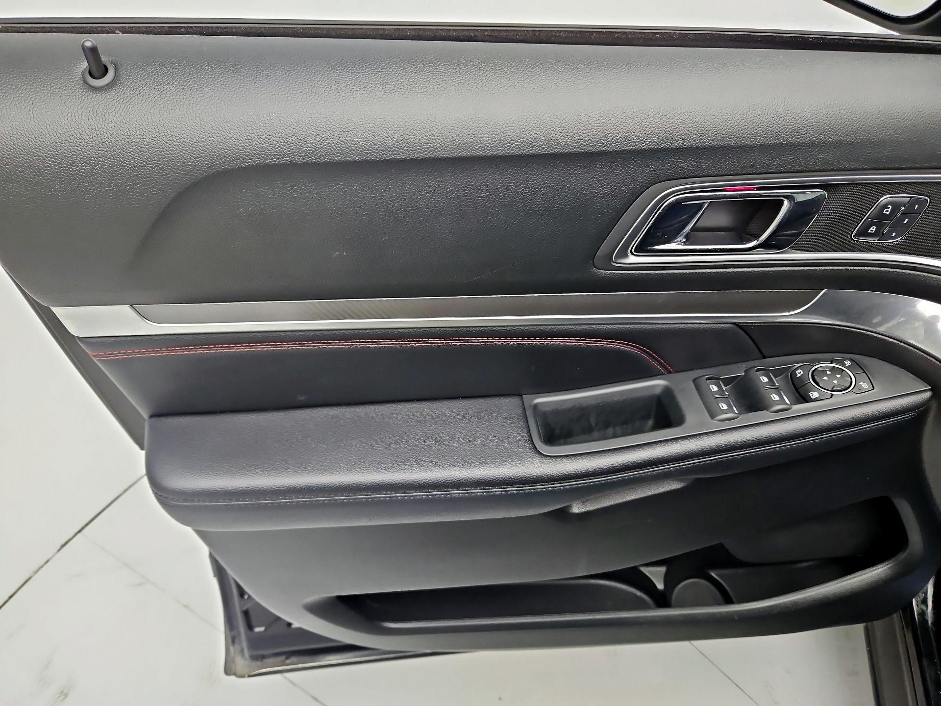 Thumbnail: 2018 Ford Explorer - 12