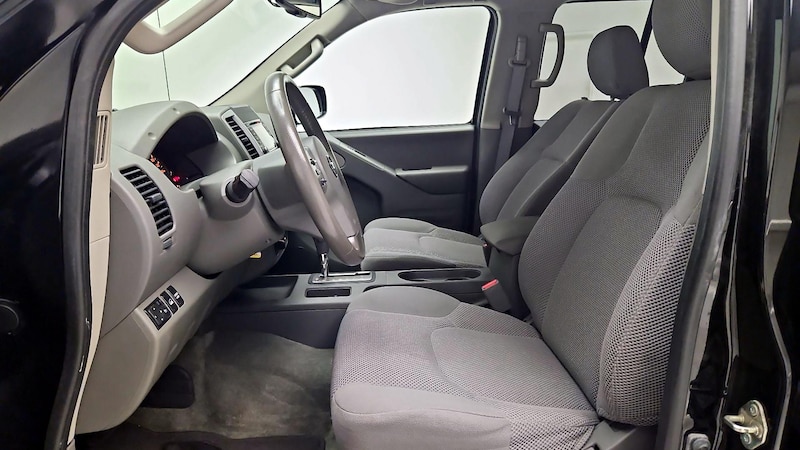 2017 Nissan Frontier SV 11