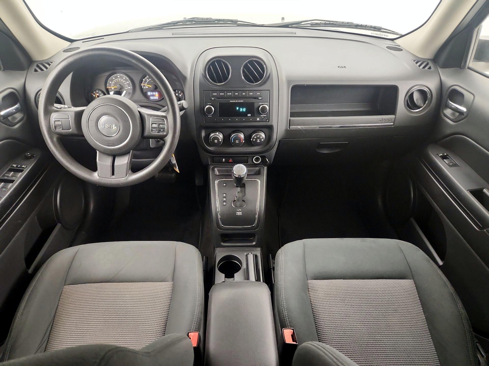 Thumbnail: 2015 Jeep Patriot - 9