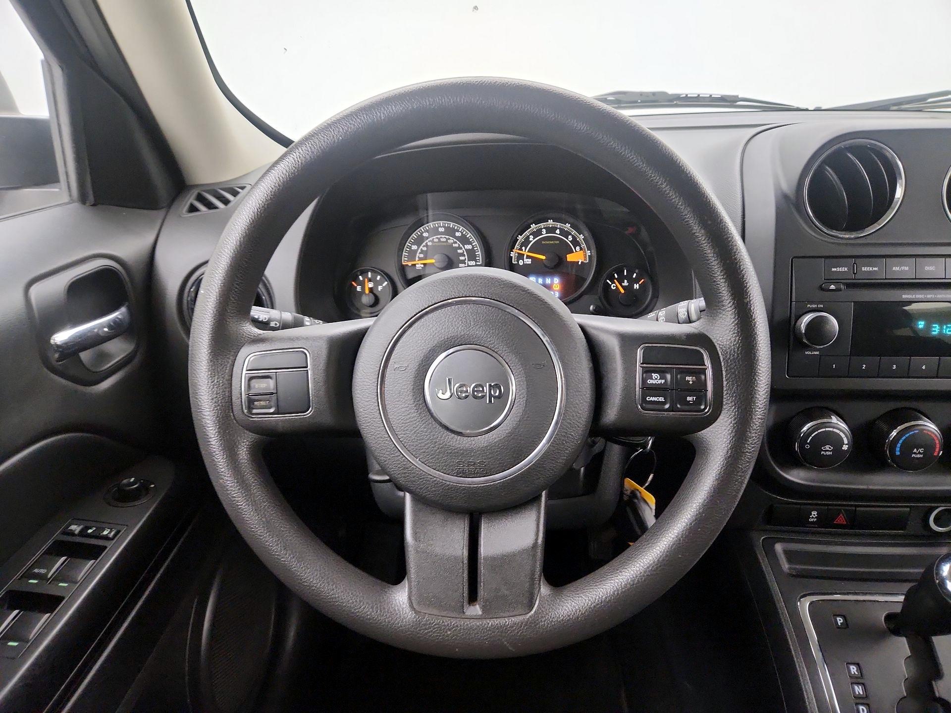 Thumbnail: 2015 Jeep Patriot - 10