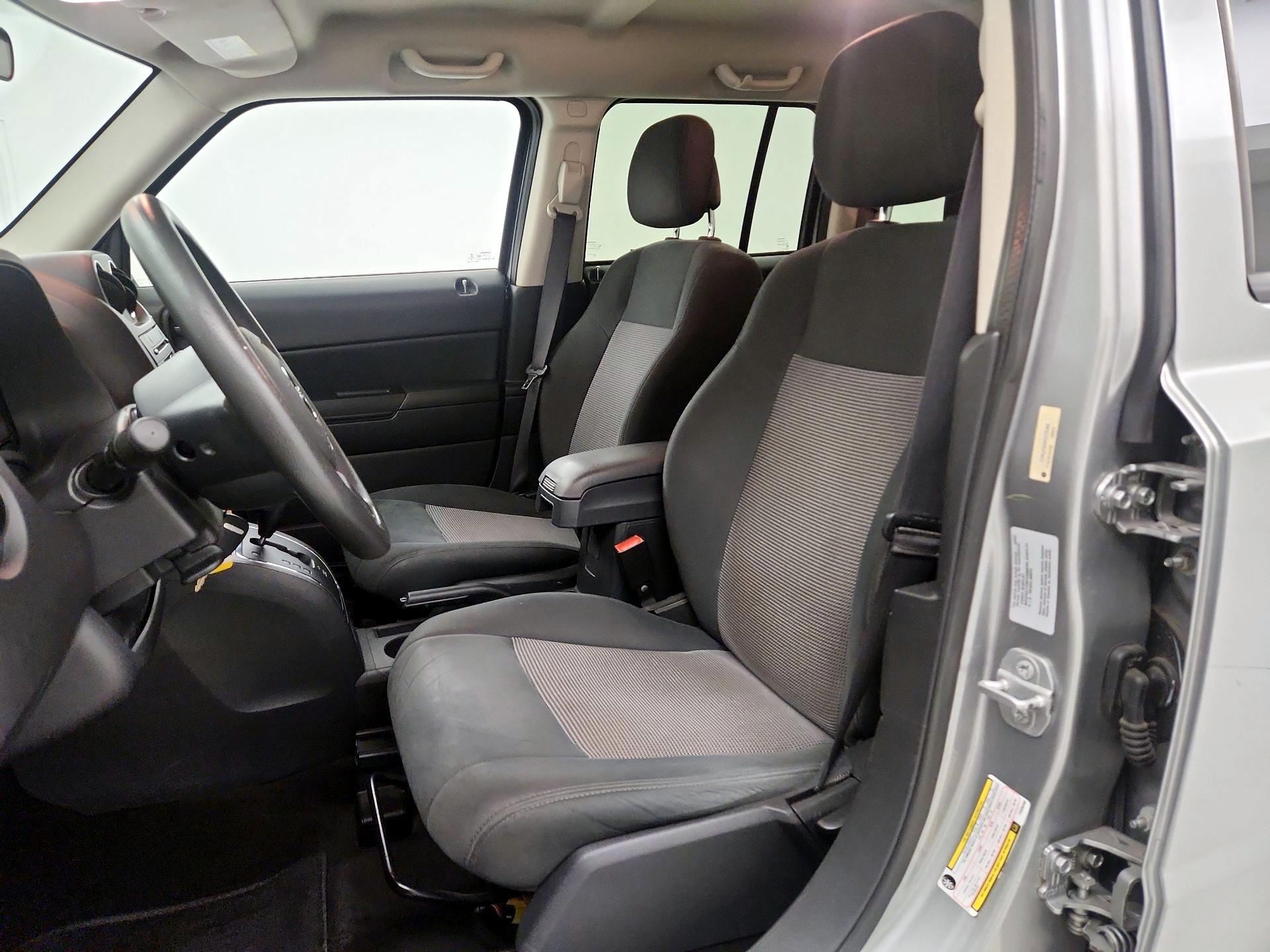 Thumbnail: 2015 Jeep Patriot - 11